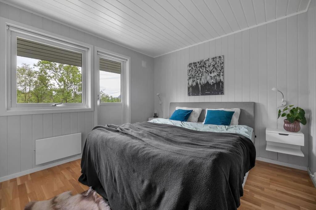 Four bedroom house with sauna in the Lyngen Alps view 4
