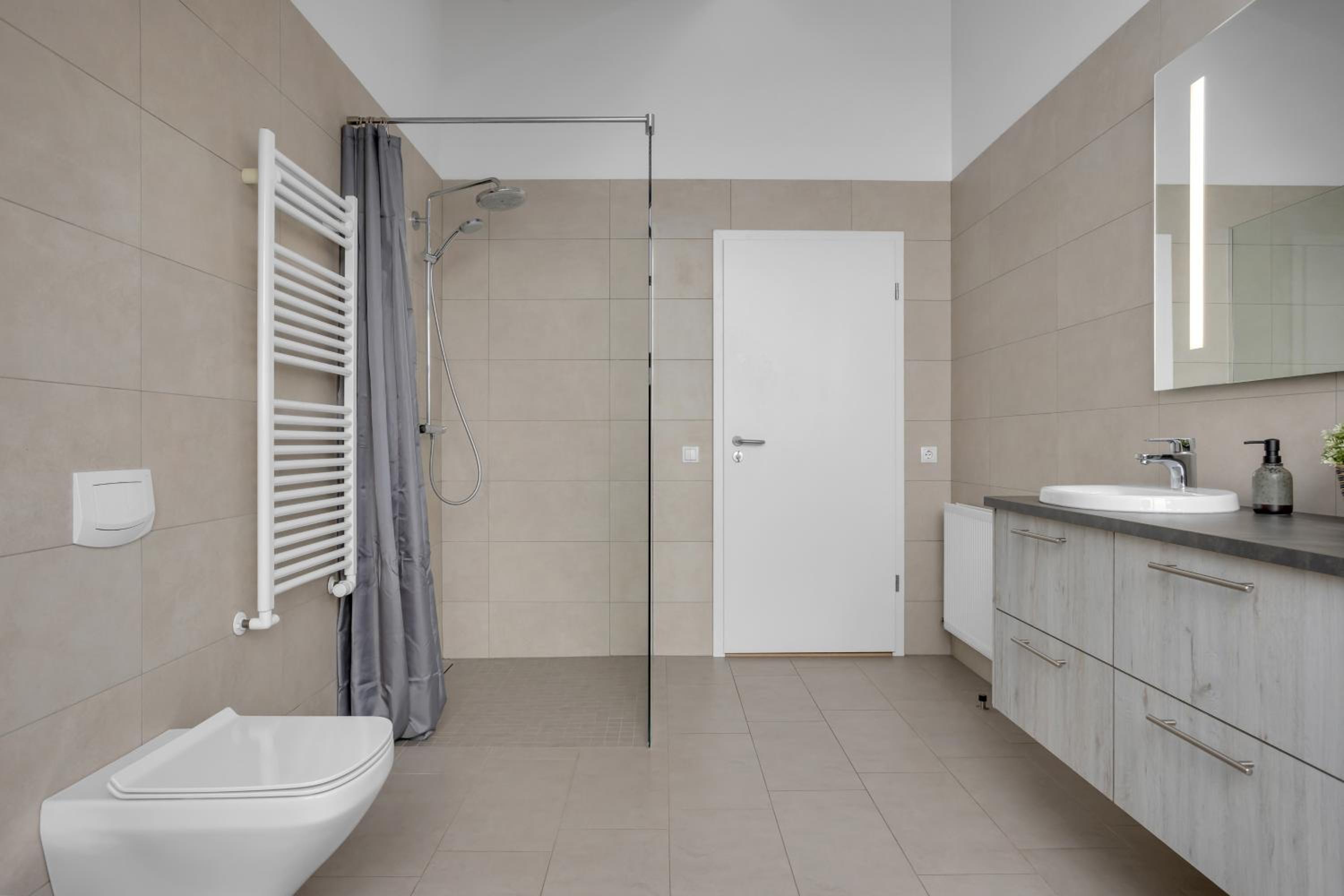 Thorsplan Luxury Apartment view 4
