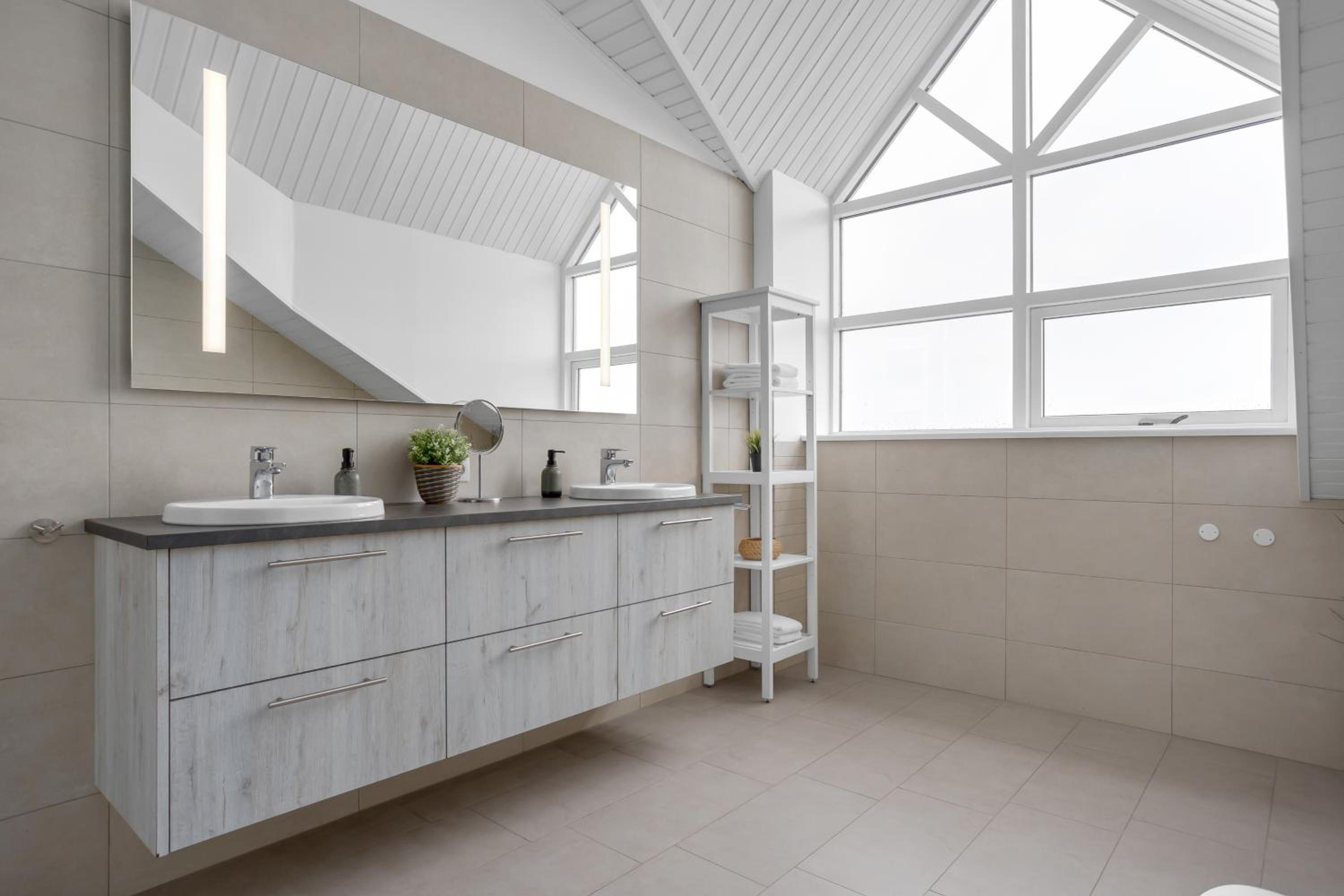 Thorsplan Luxury Apartment view 3