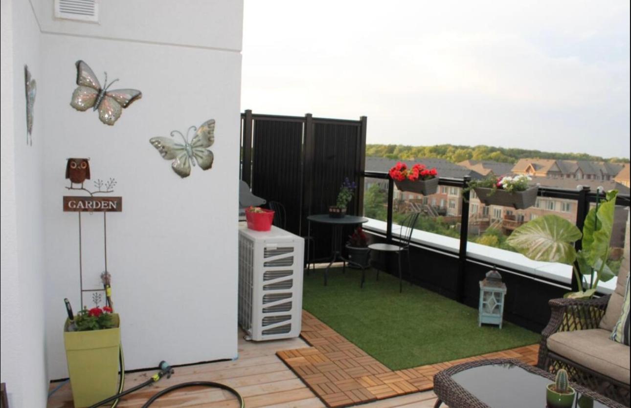 Oakville Townhouse Amazing Rooftop