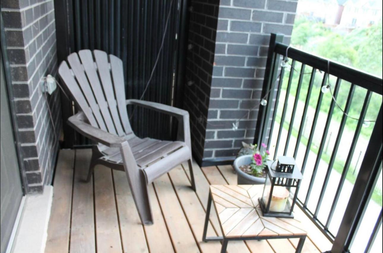 Oakville Townhouse Amazing Rooftop