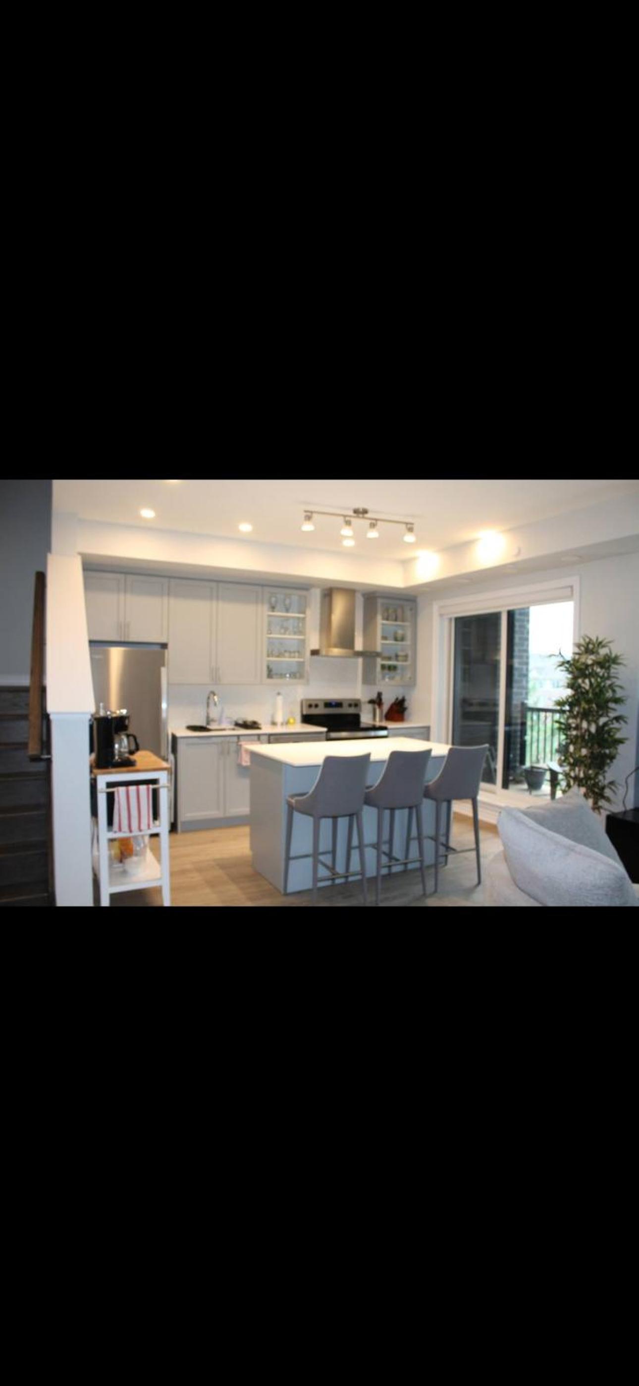 Oakville Townhouse Amazing Rooftop