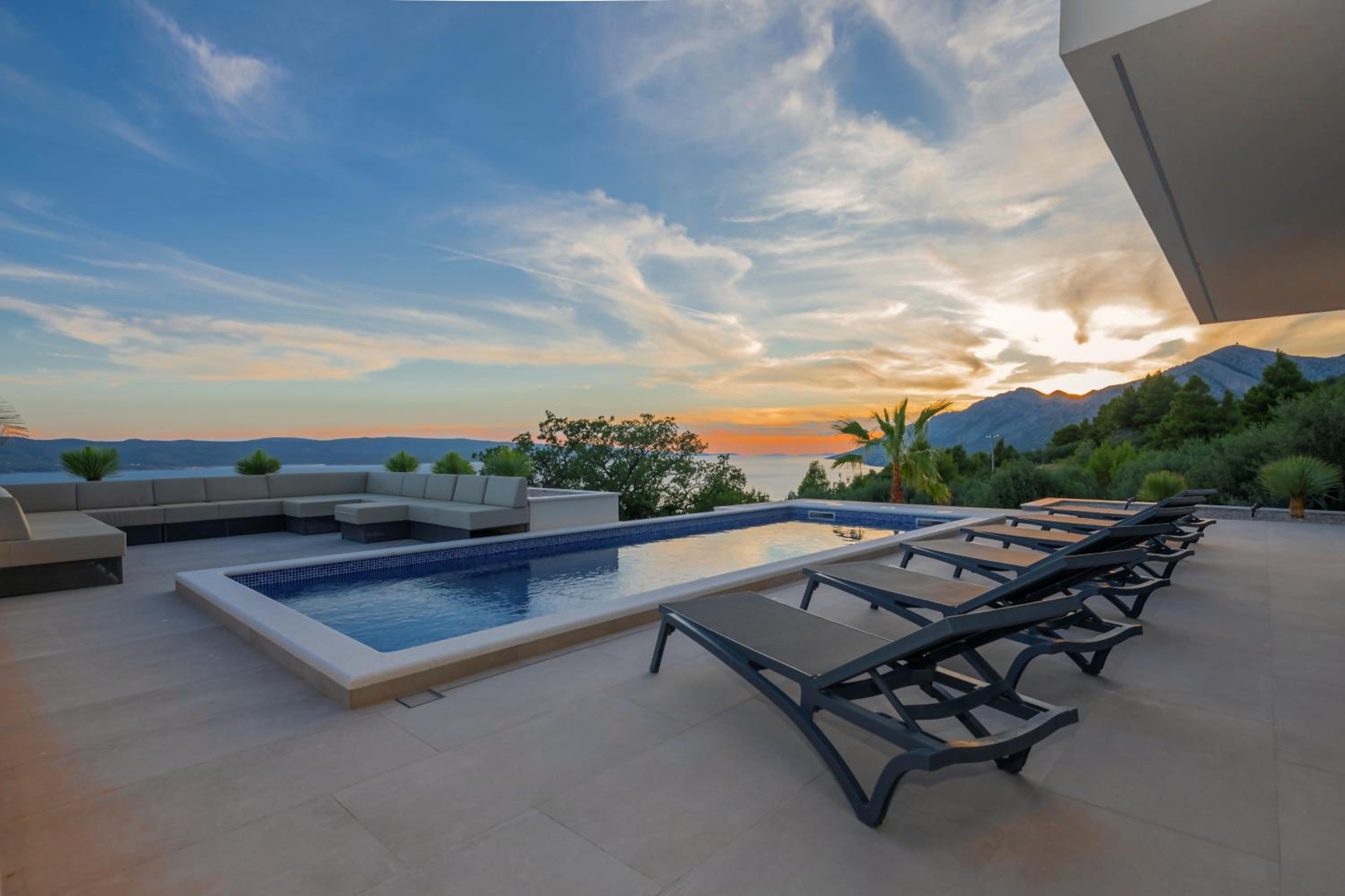 Luxury Villa Hedonia