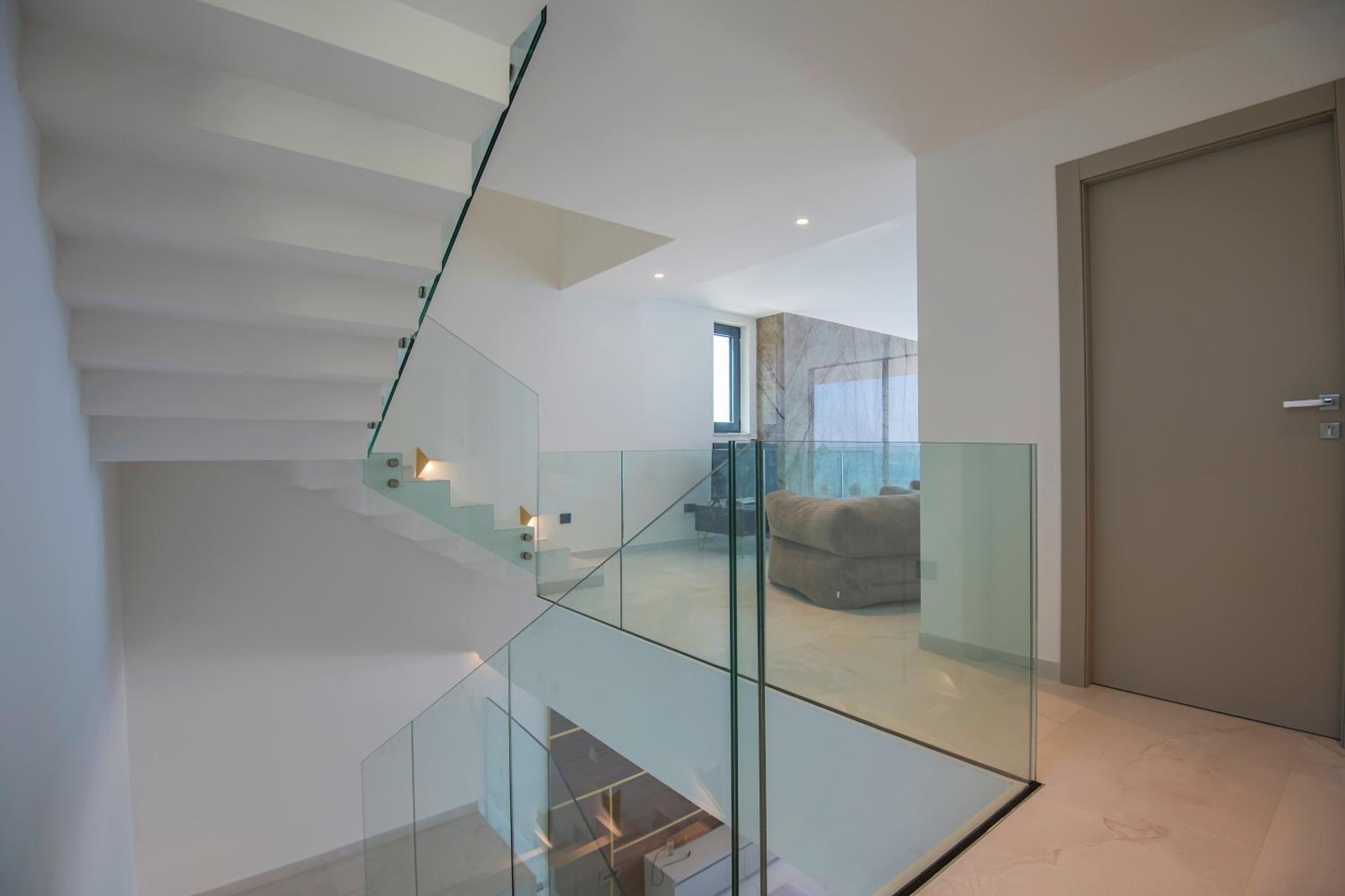 Luxury Villa Hedonia