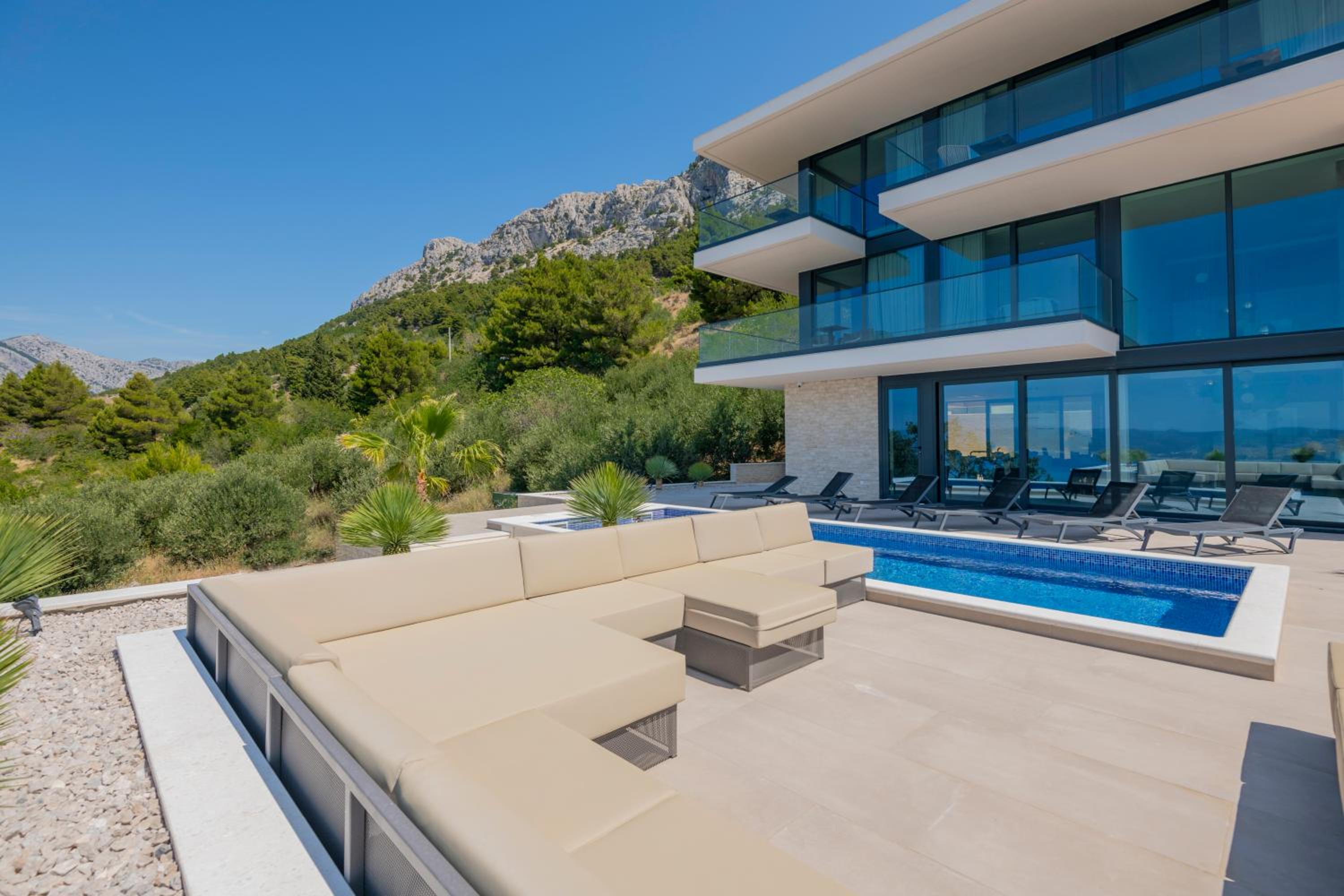 Luxury Villa Hedonia