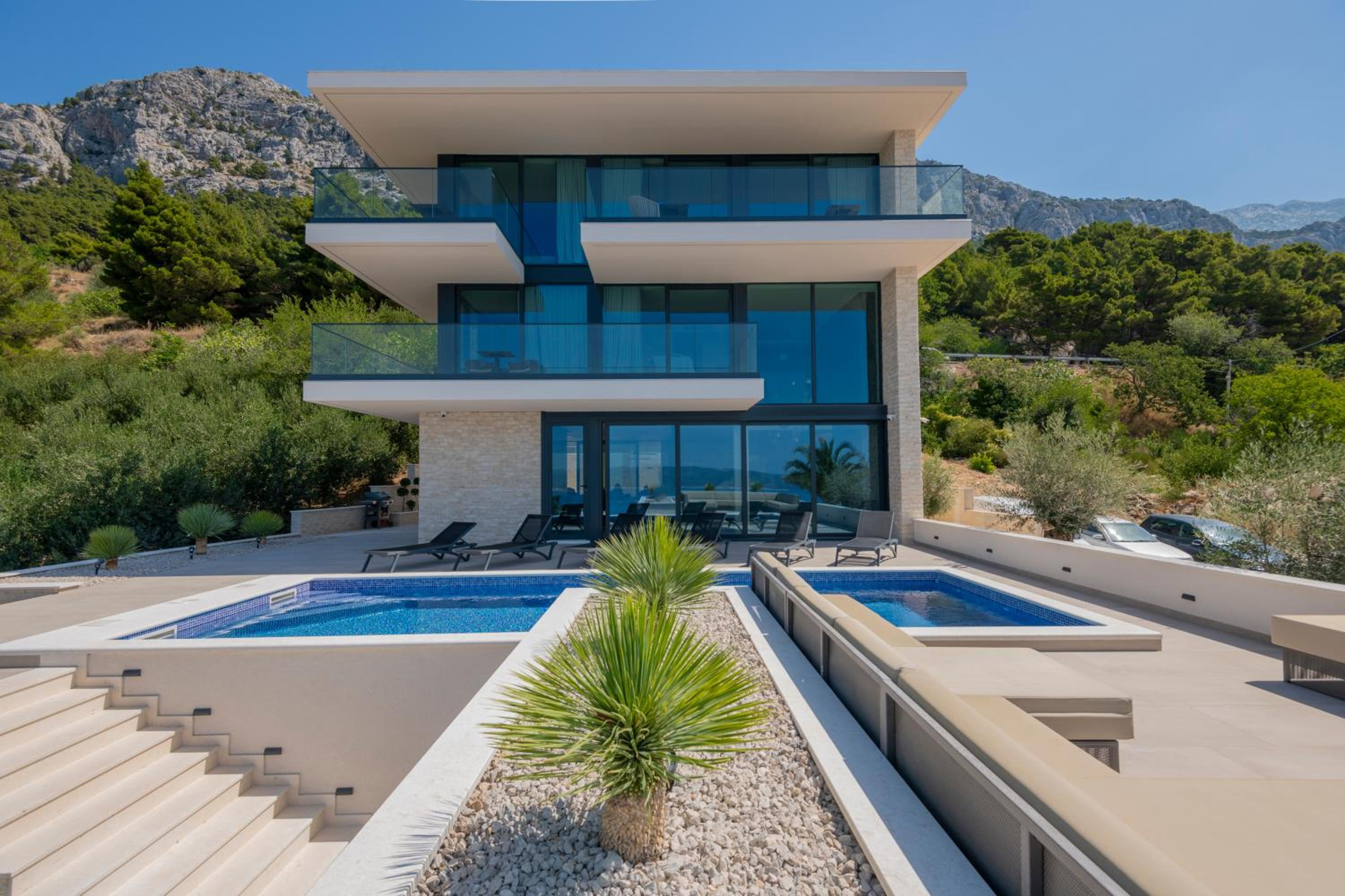 Luxury Villa Hedonia