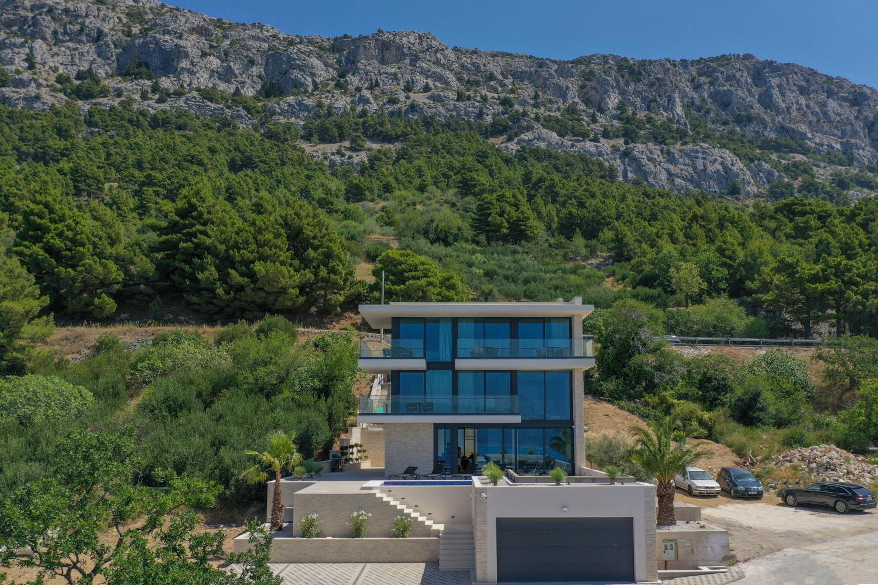 Luxury Villa Hedonia