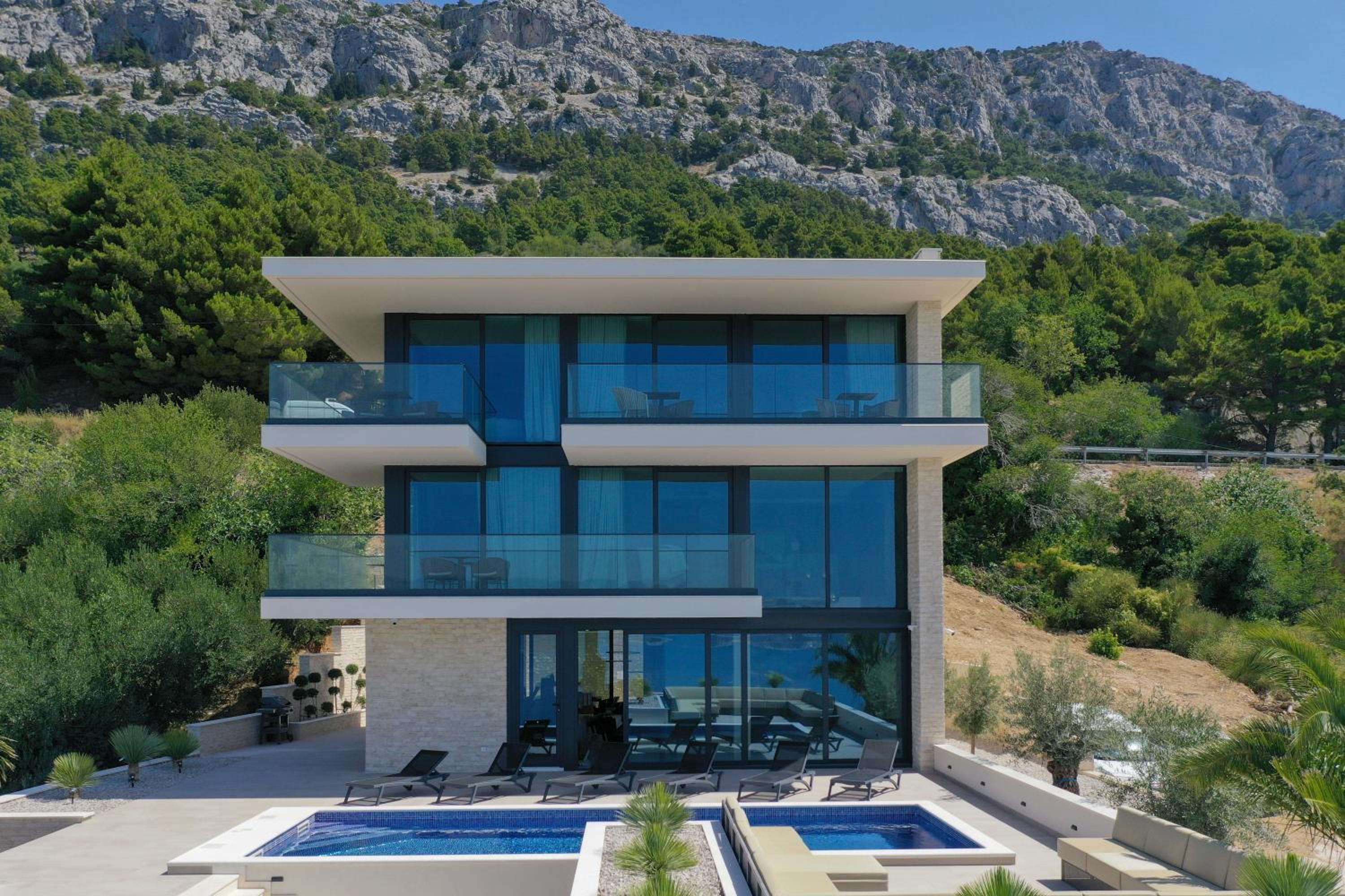 Luxury Villa Hedonia