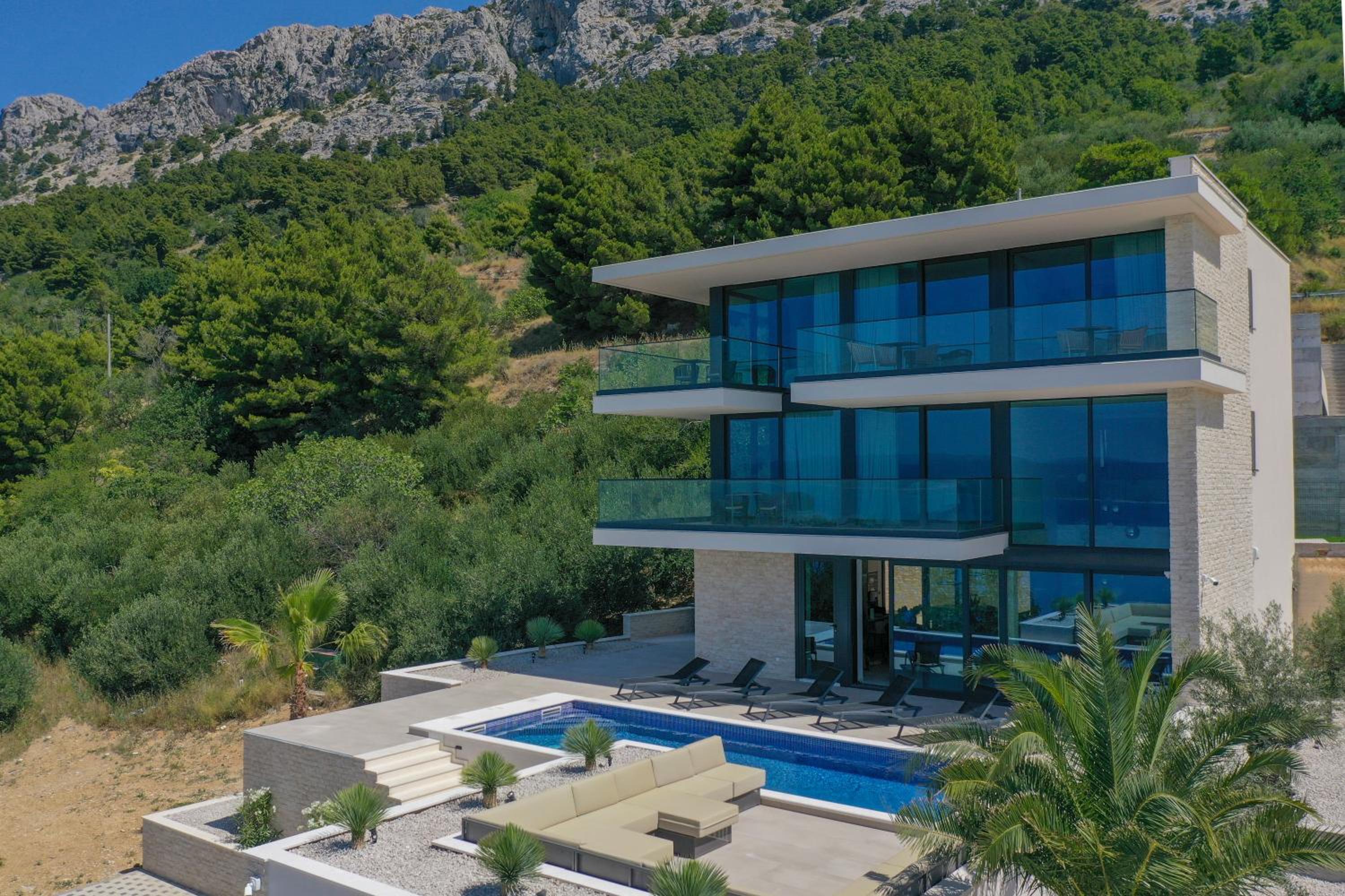Luxury Villa Hedonia