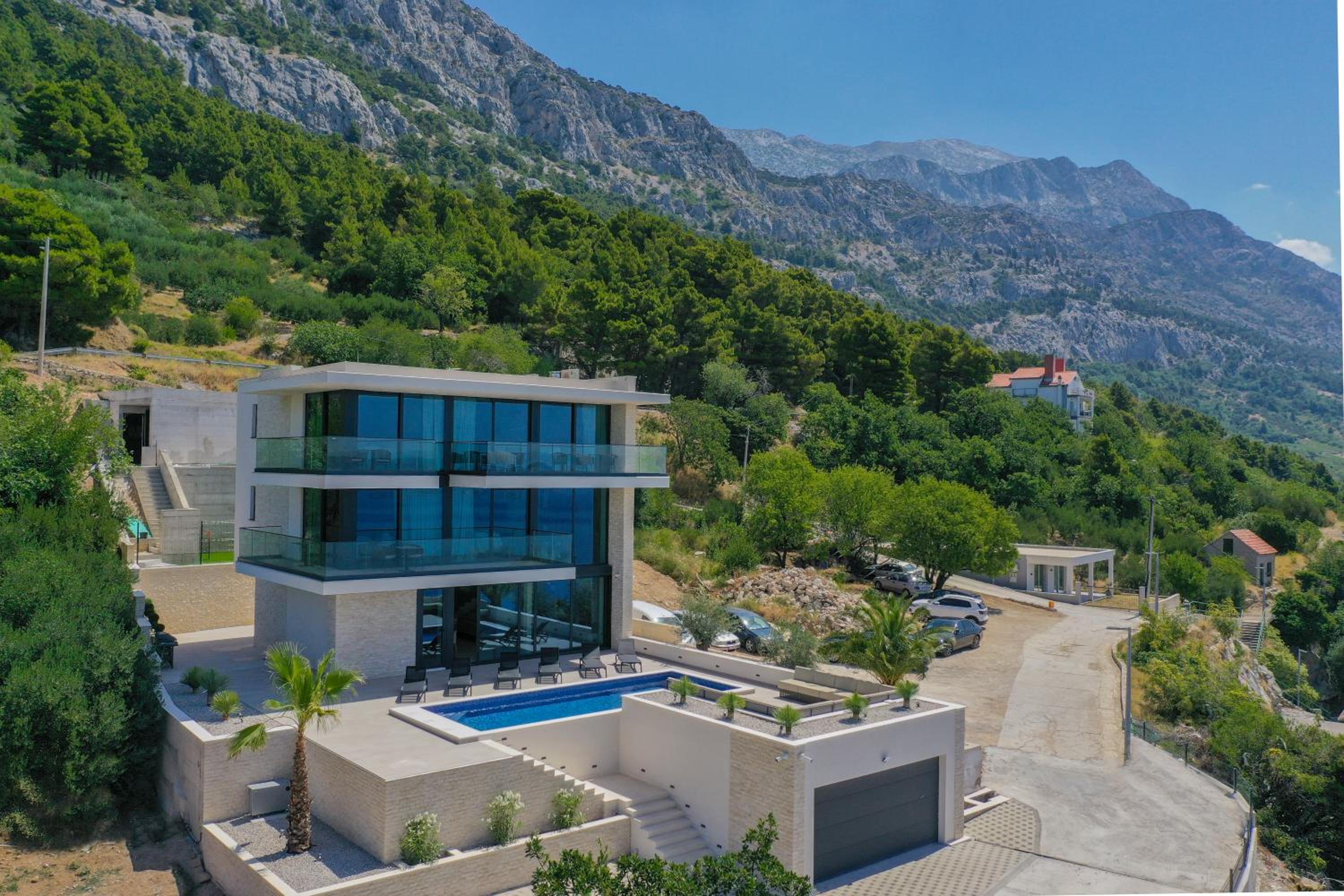 Luxury Villa Hedonia