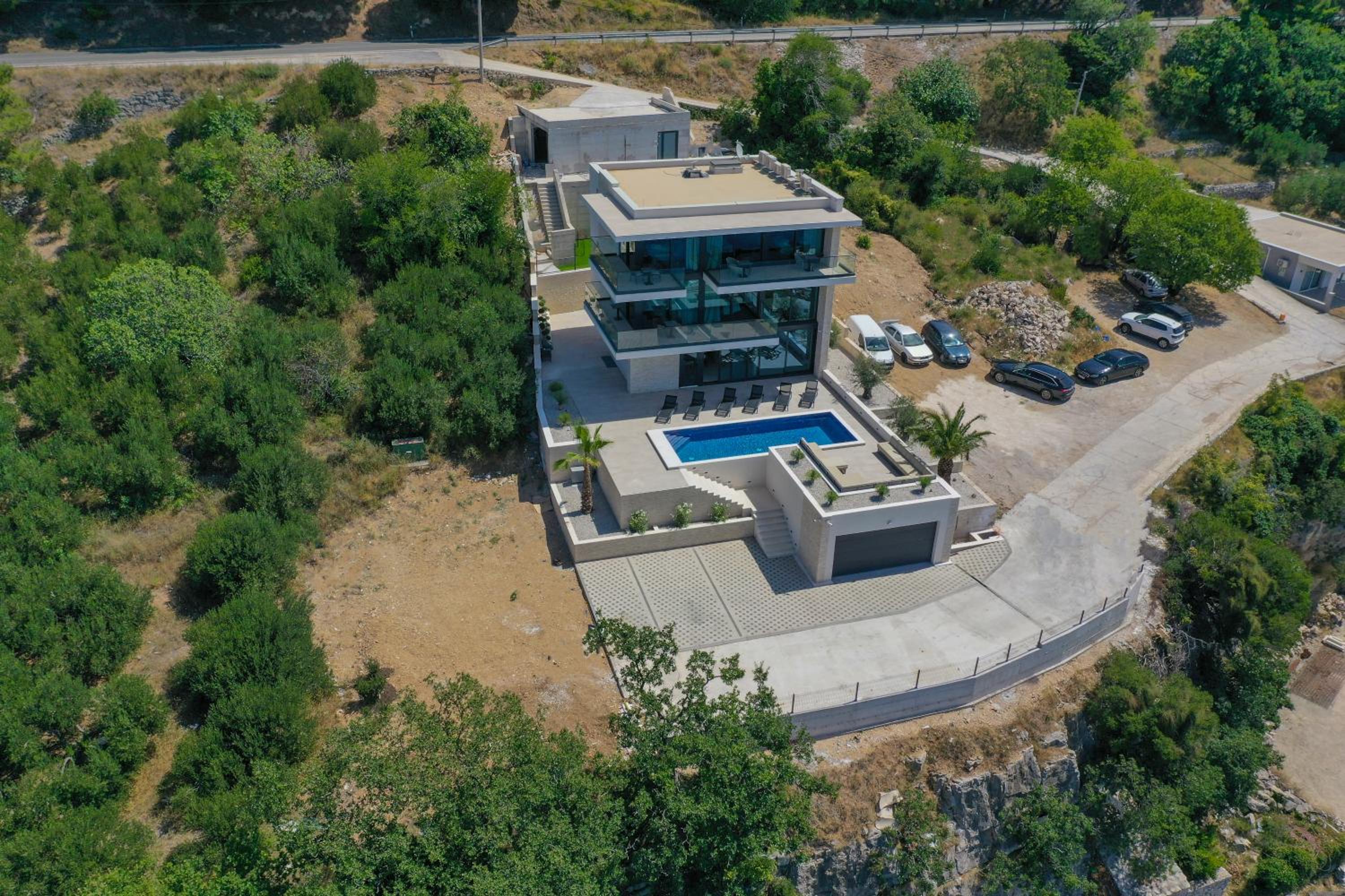 Luxury Villa Hedonia