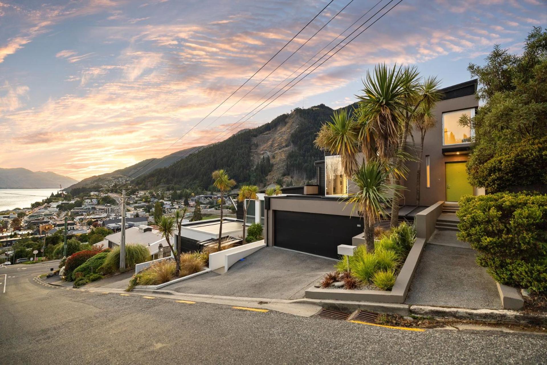 Central Sunset Charm
