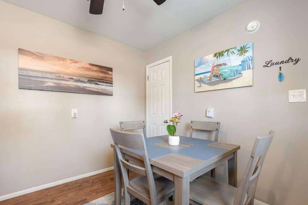 Akron 2 Bed & 1 Bath Close to everything view 2