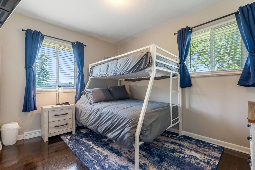 Akron 2 Bed & 1 Bath Close to everything view 3