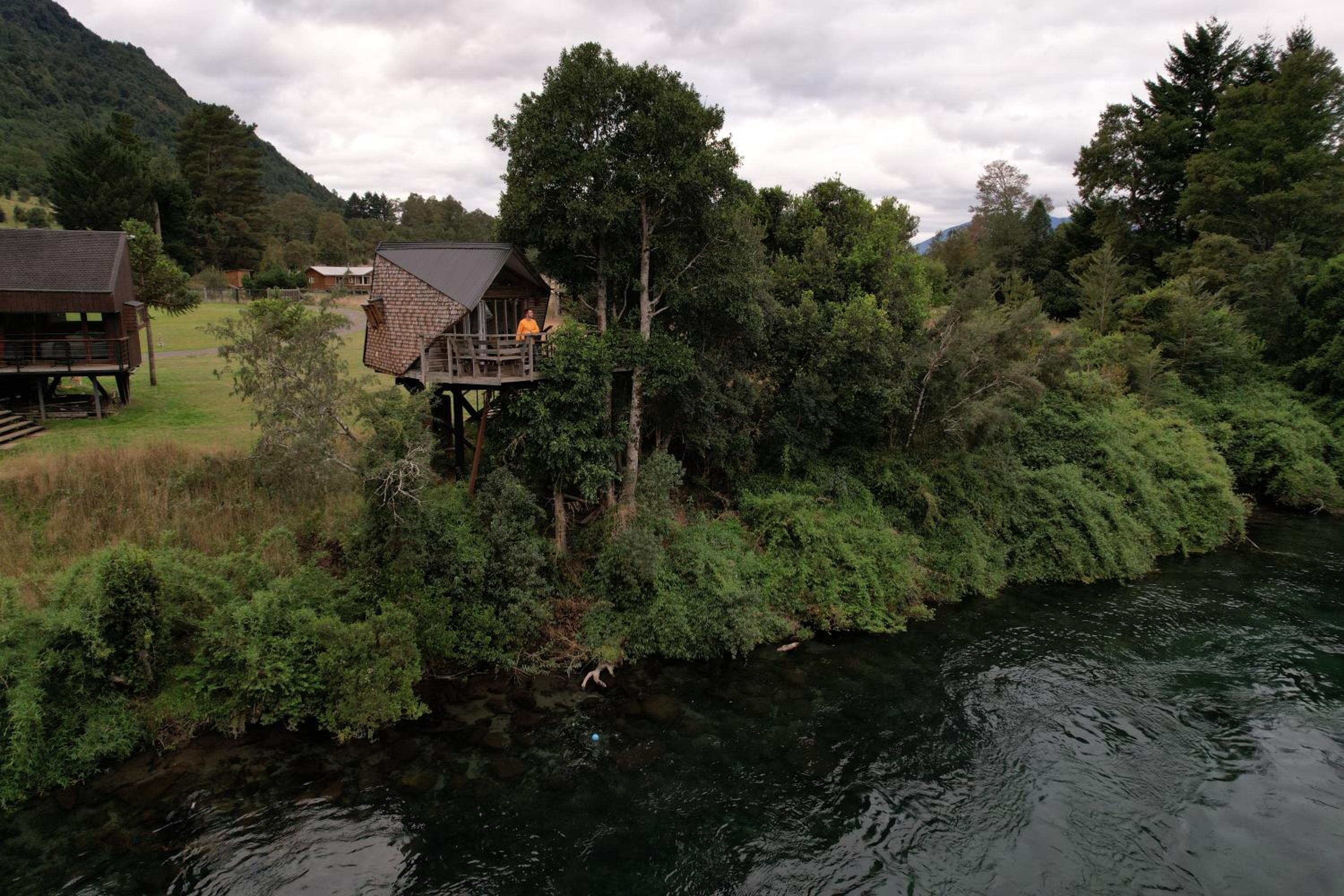 Pucontours River Lodge view 4