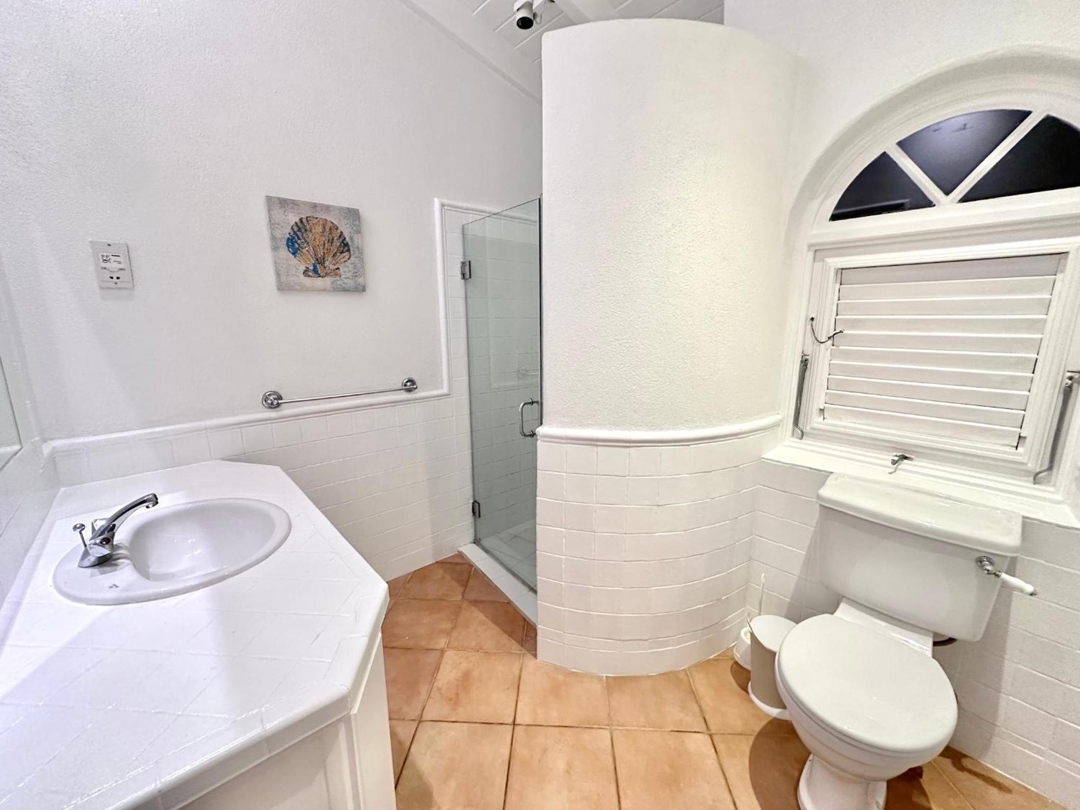Villa 122 Sugar Hill Estate, pools, tennis, gym, 5 mins to beach