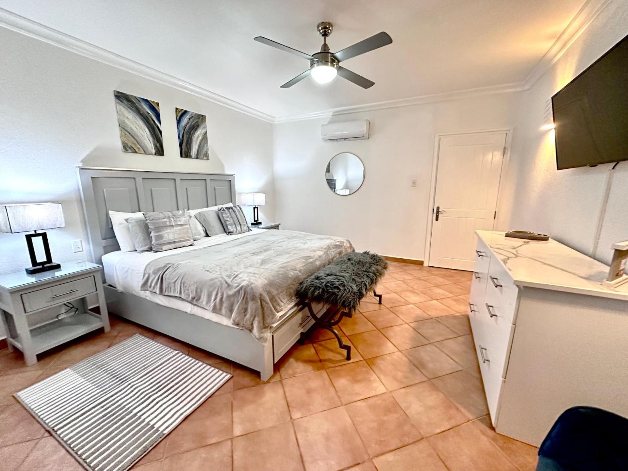 Villa 122 Sugar Hill Estate, pools, tennis, gym, 5 mins to beach
