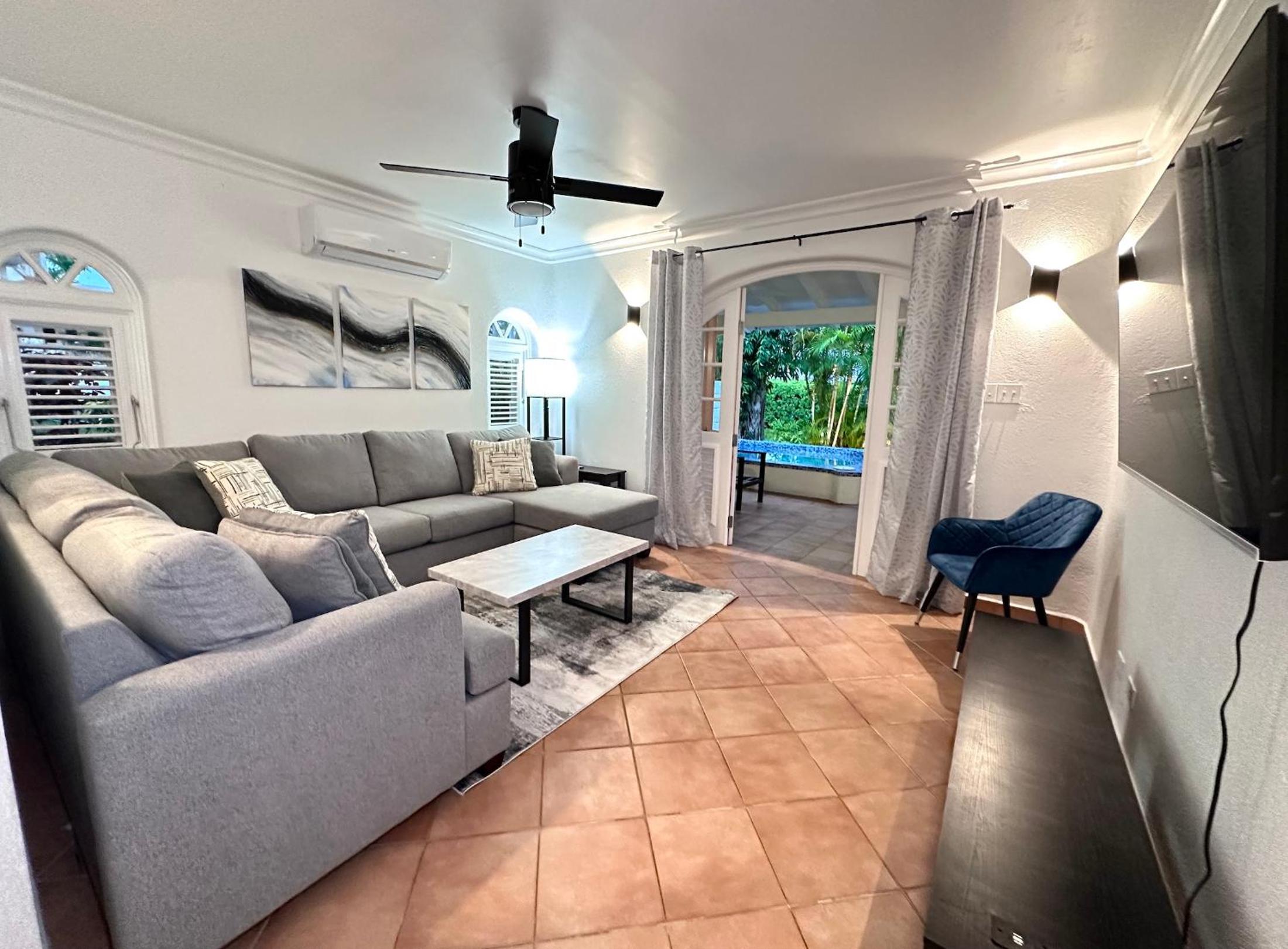 Villa 122 Sugar Hill Estate, pools, tennis, gym, 5 mins to beach