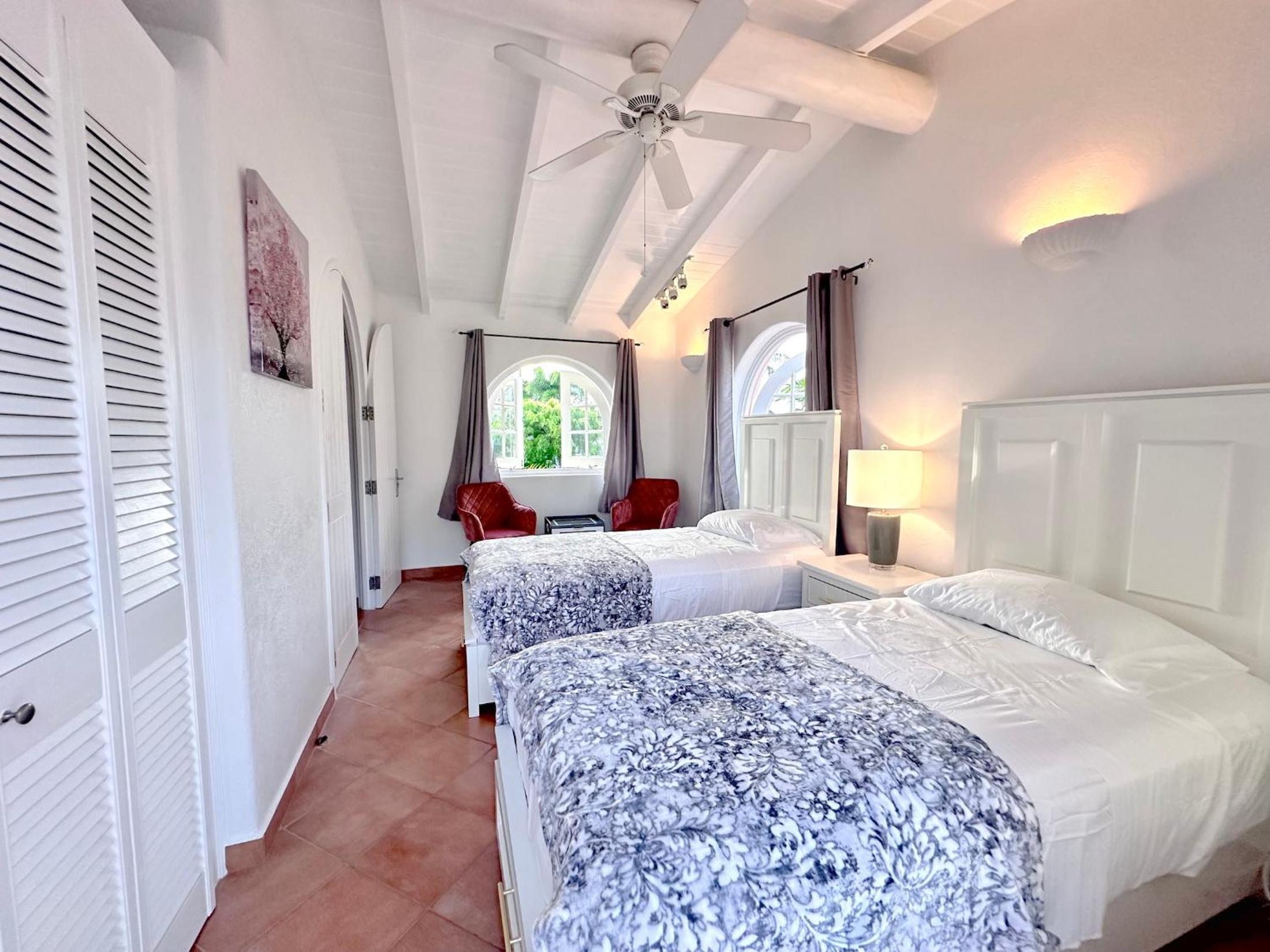 Villa 122 Sugar Hill Estate, pools, tennis, gym, 5 mins to beach