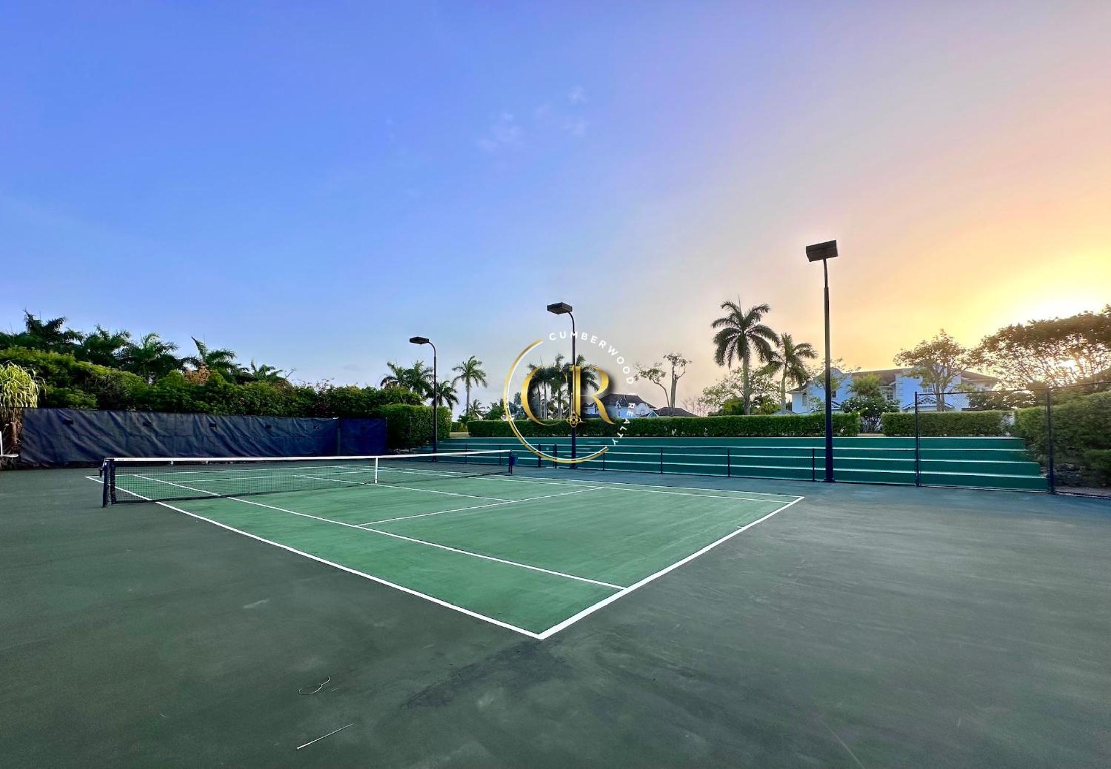 Villa 122 Sugar Hill Estate, pools, tennis, gym, 5 mins to beach