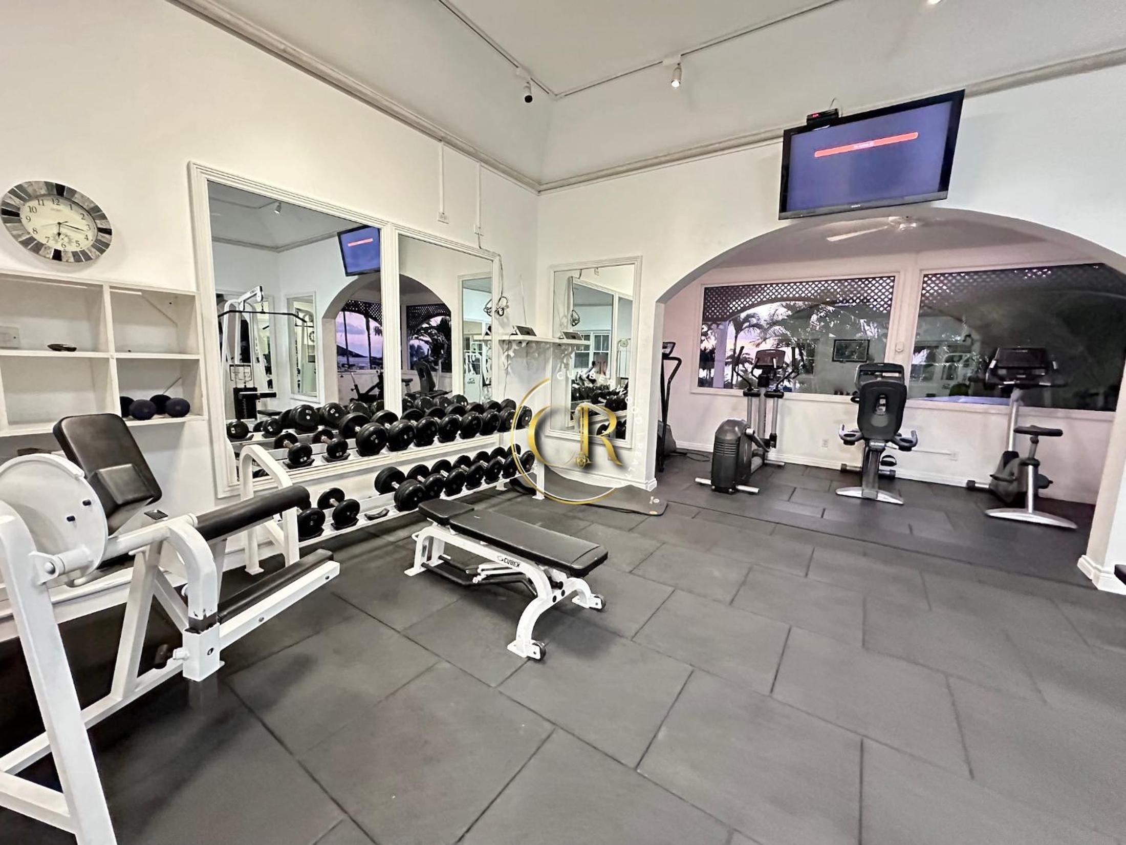 Villa 122 Sugar Hill Estate, pools, tennis, gym, 5 mins to beach