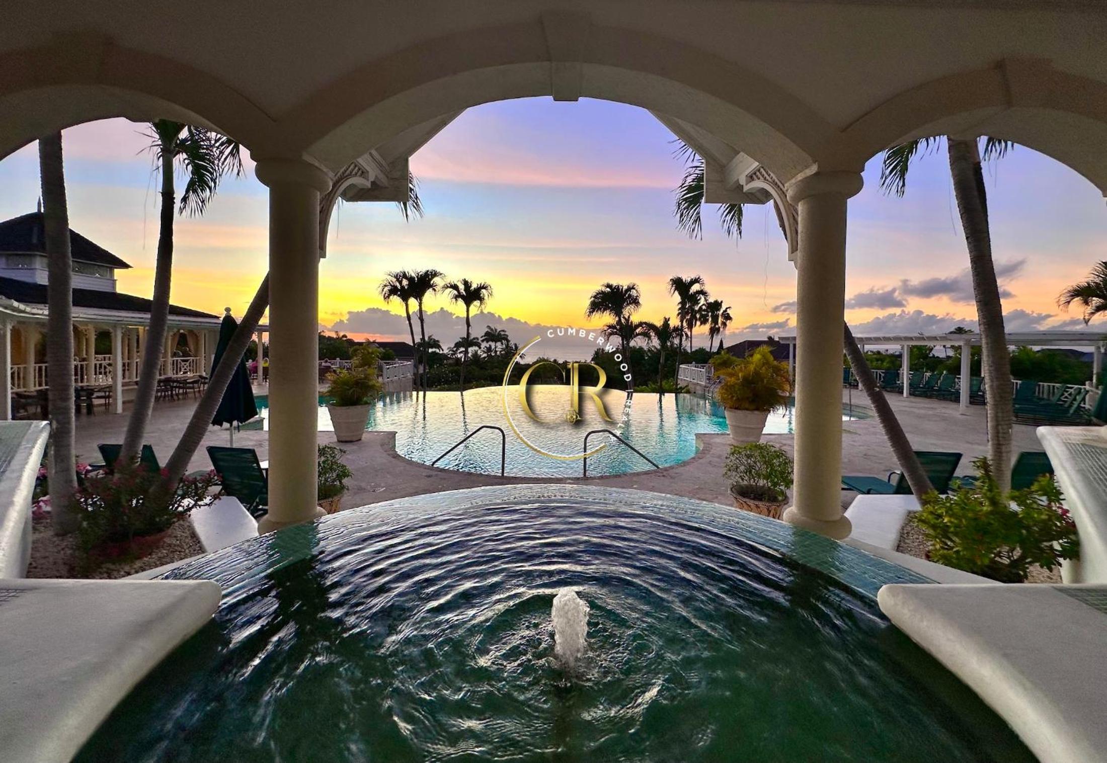Villa 122 Sugar Hill Estate, pools, tennis, gym, 5 mins to beach