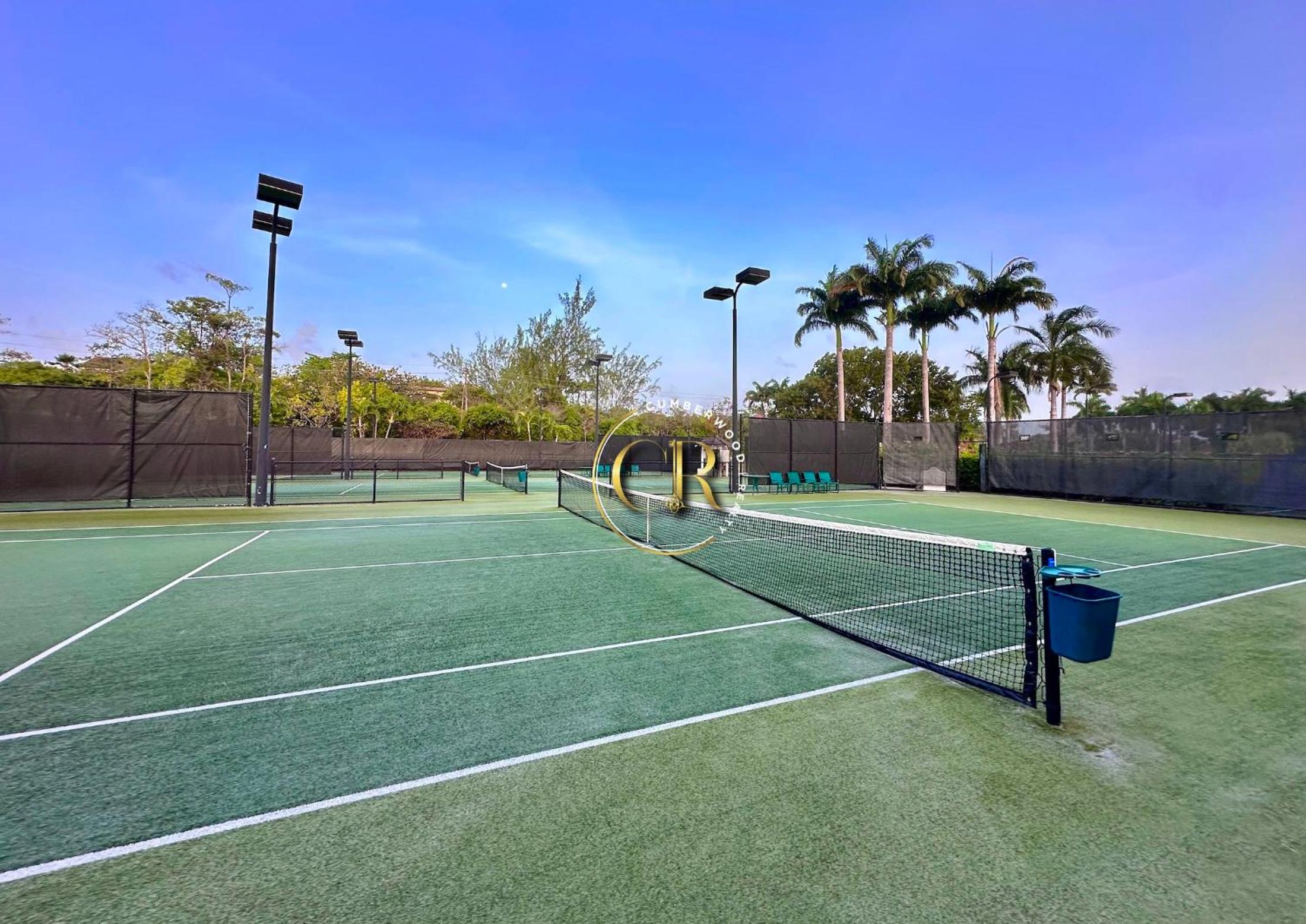 Villa 122 Sugar Hill Estate, pools, tennis, gym, 5 mins to beach
