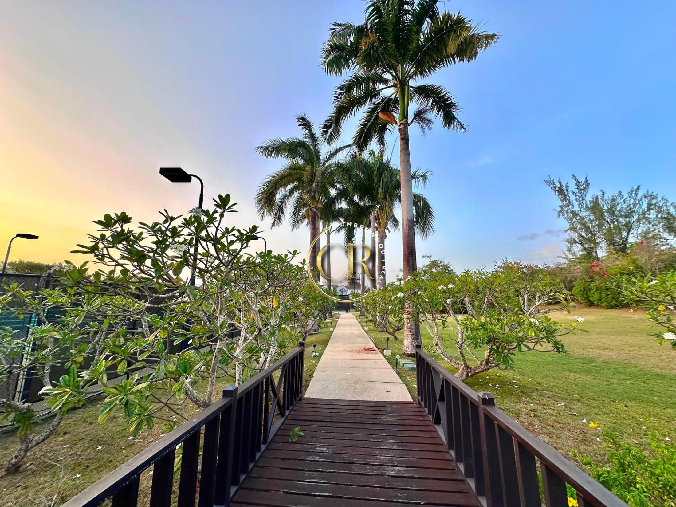 Villa 122 Sugar Hill Estate, pools, tennis, gym, 5 mins to beach