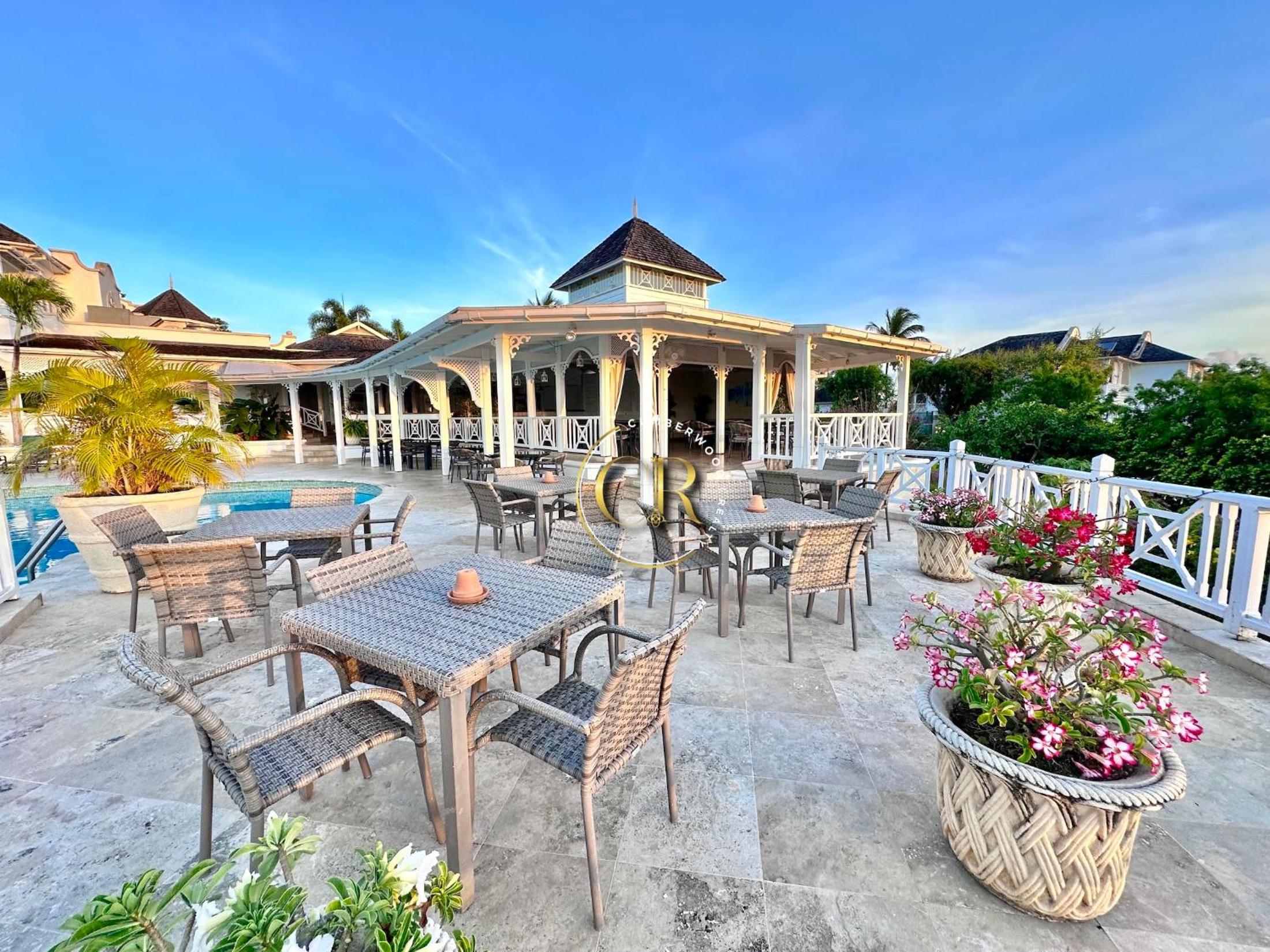 Villa 122 Sugar Hill Estate, pools, tennis, gym, 5 mins to beach