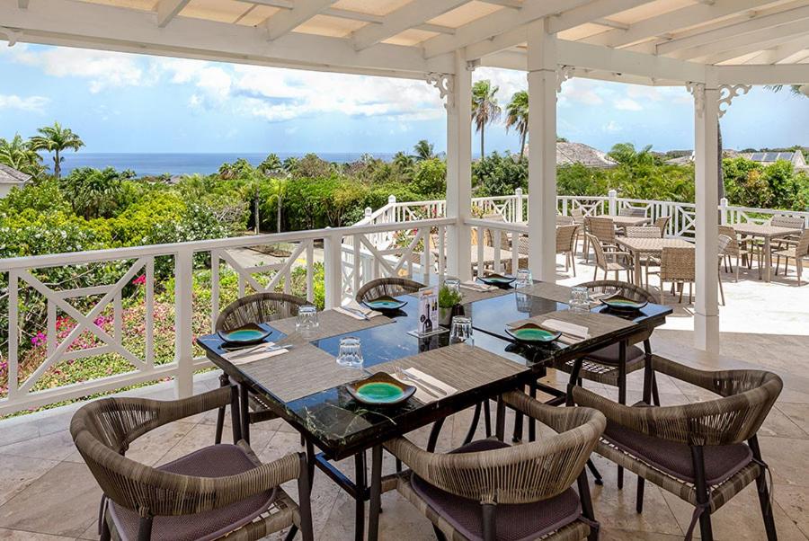 Villa 122 Sugar Hill Estate, pools, tennis, gym, 5 mins to beach