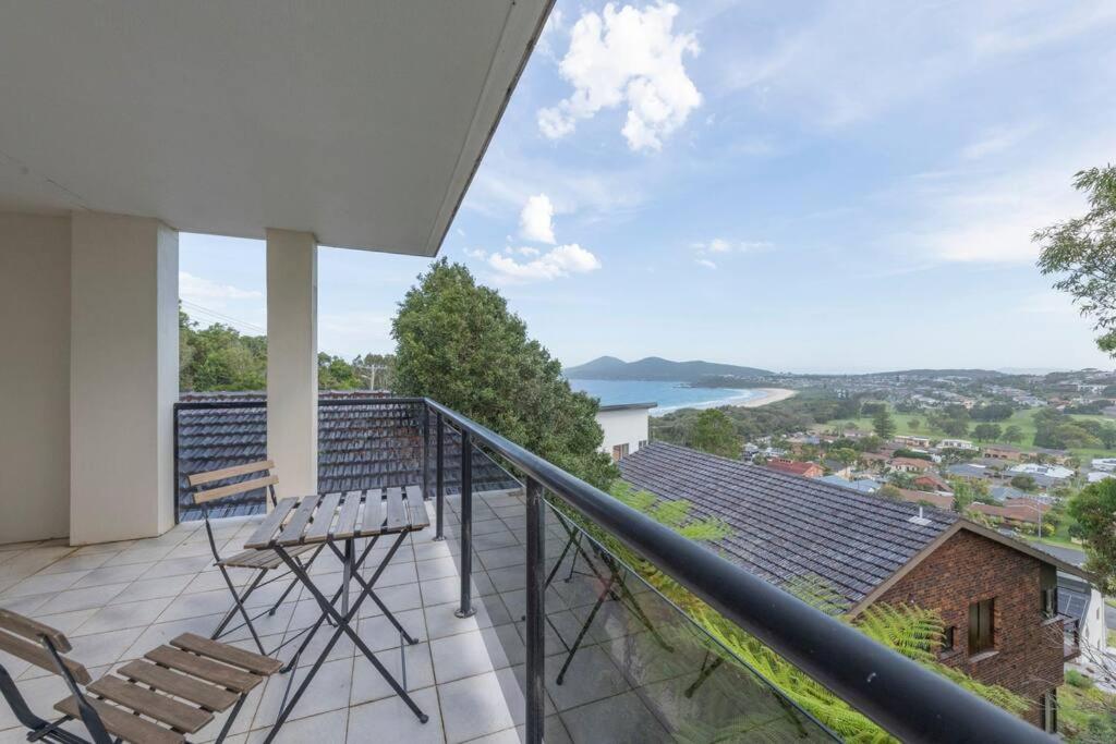Dreamtime Beach Retreat - 4 Bedroom with Ocean View