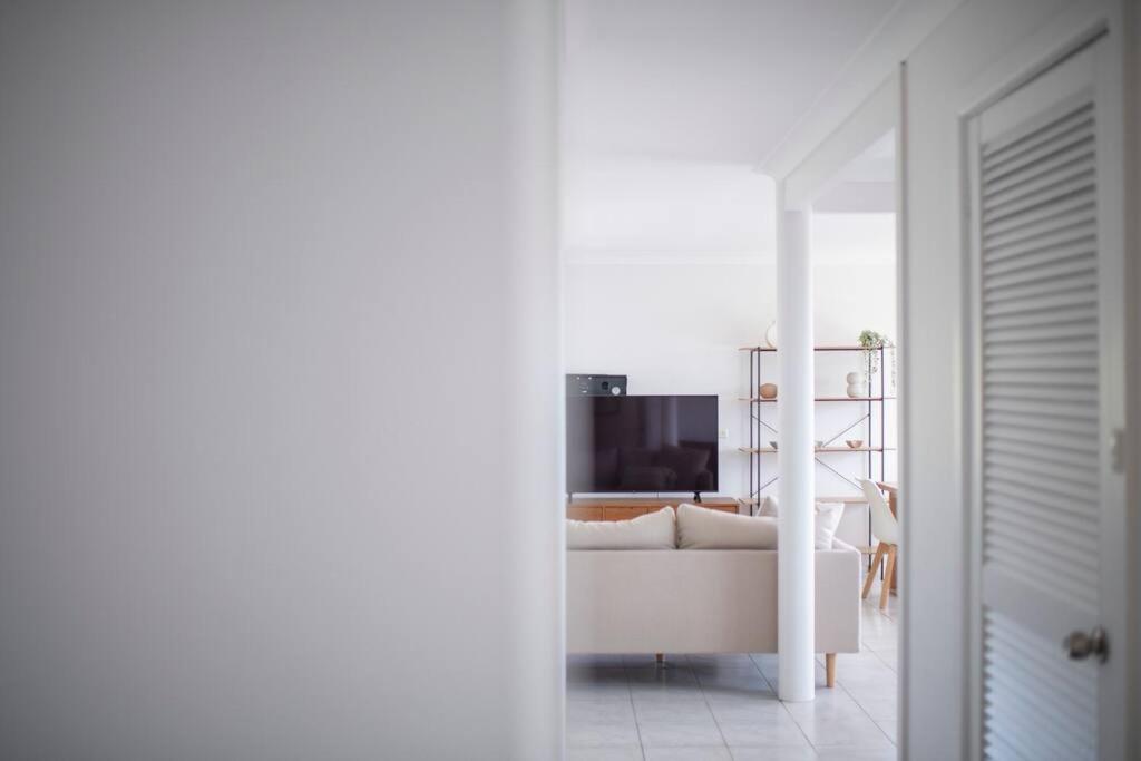 Dreamtime Beach Retreat - 4 Bedroom with Ocean View