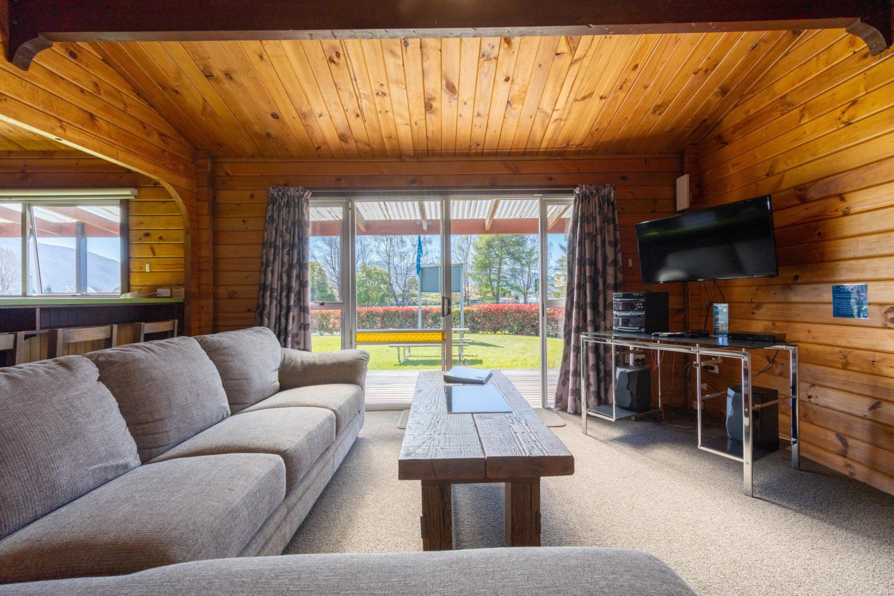 Te Anau Top 10 Holiday Park and Motels