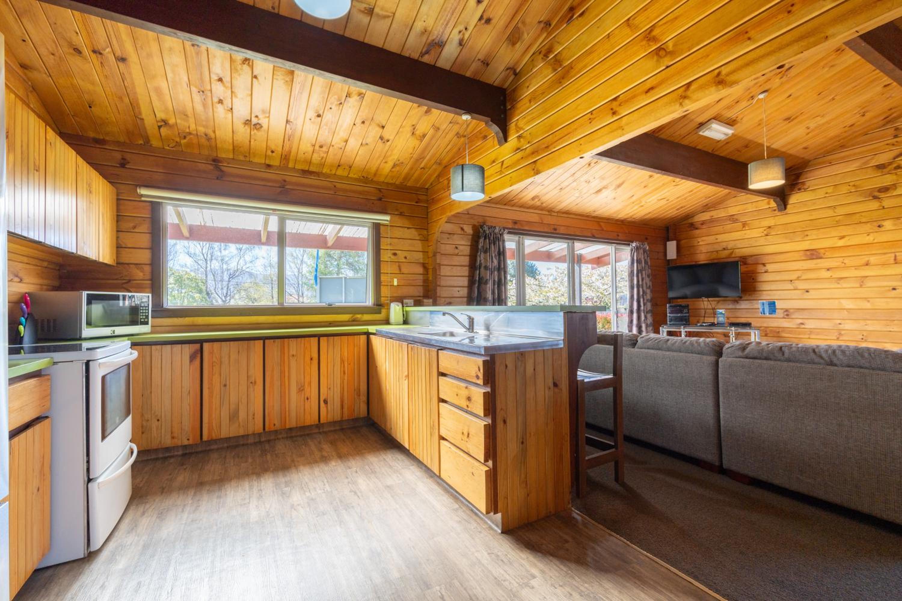 Te Anau Top 10 Holiday Park and Motels
