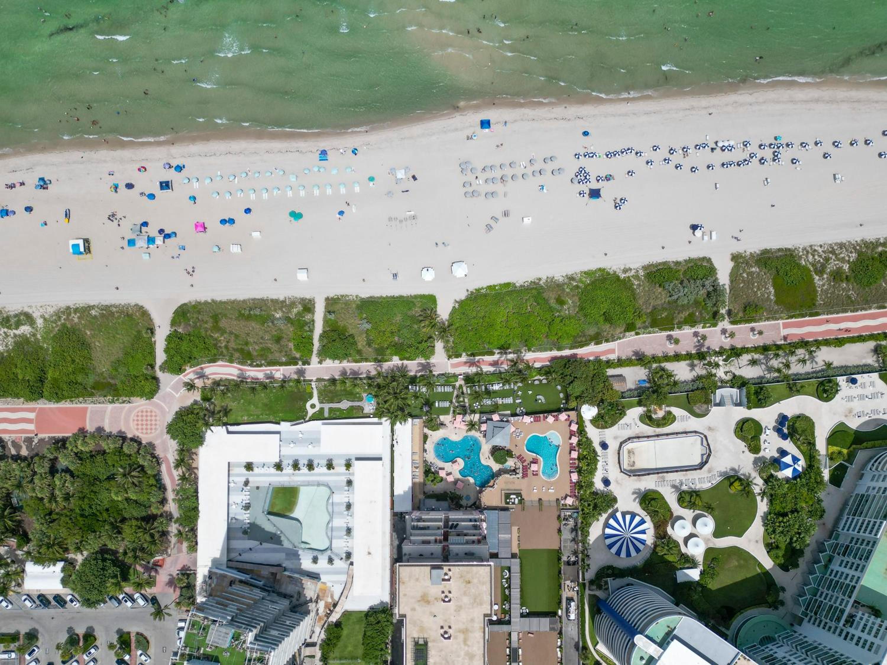 Coastal Dreams - Beachfront Pool and Tiki Bar view 4