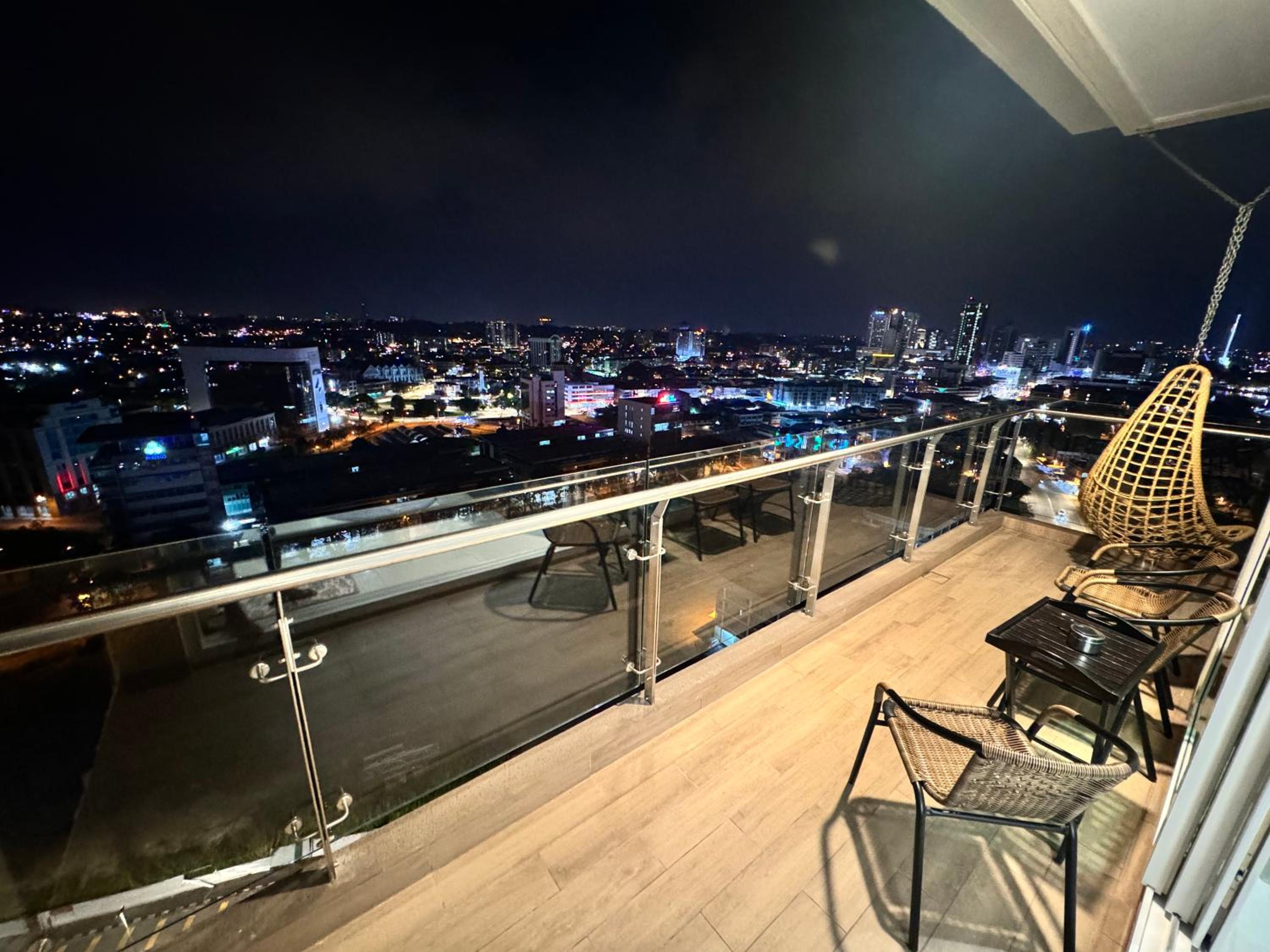 Riverine High Floor Luxury Stay 4 pax Waterfront View from Balcony photo 6