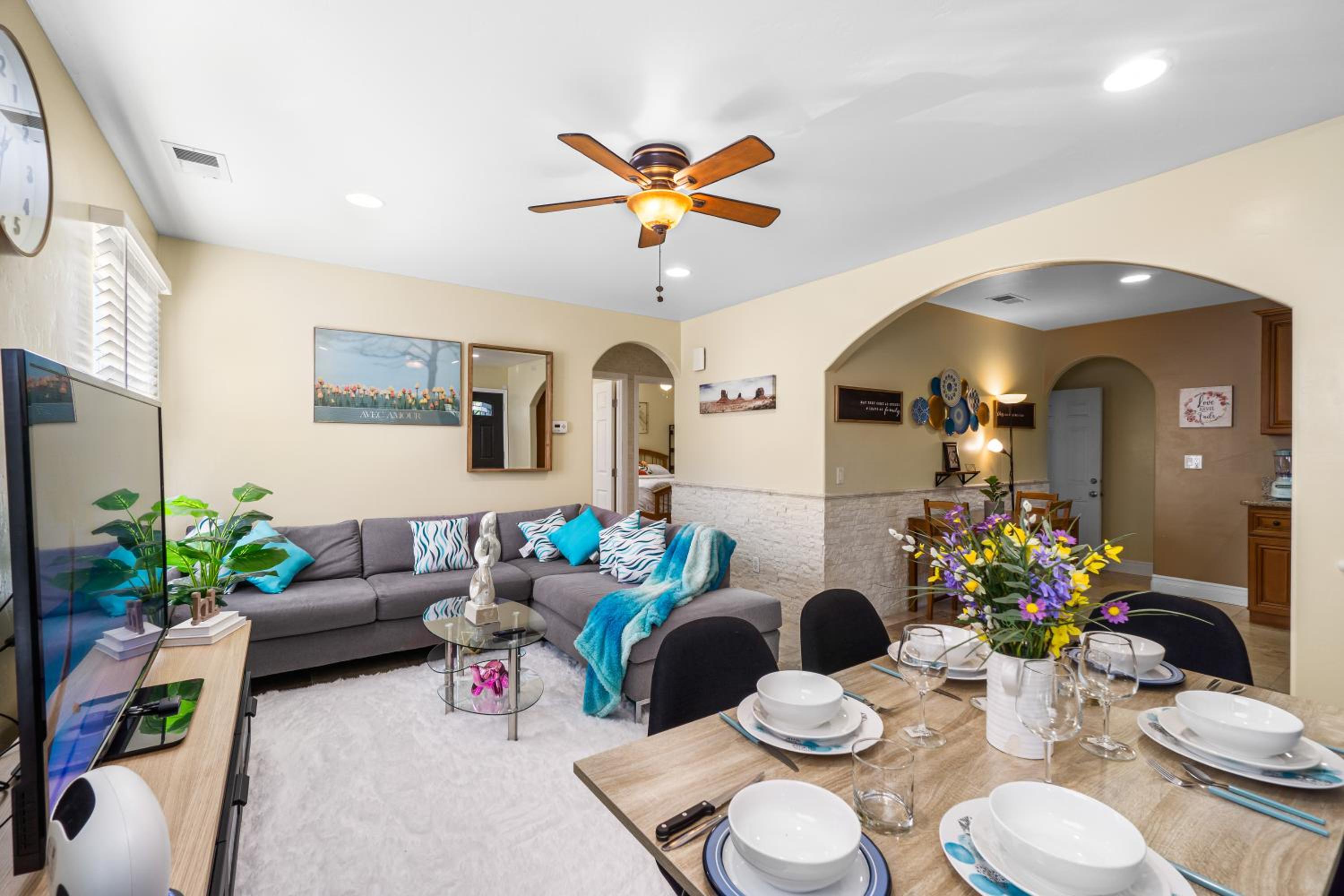 Entire Private Home with 3 Bedrooms 2 Bathrooms, Ranch-Style with Backyard, Crib, King Bed, and Free Parking, Available Now view 3