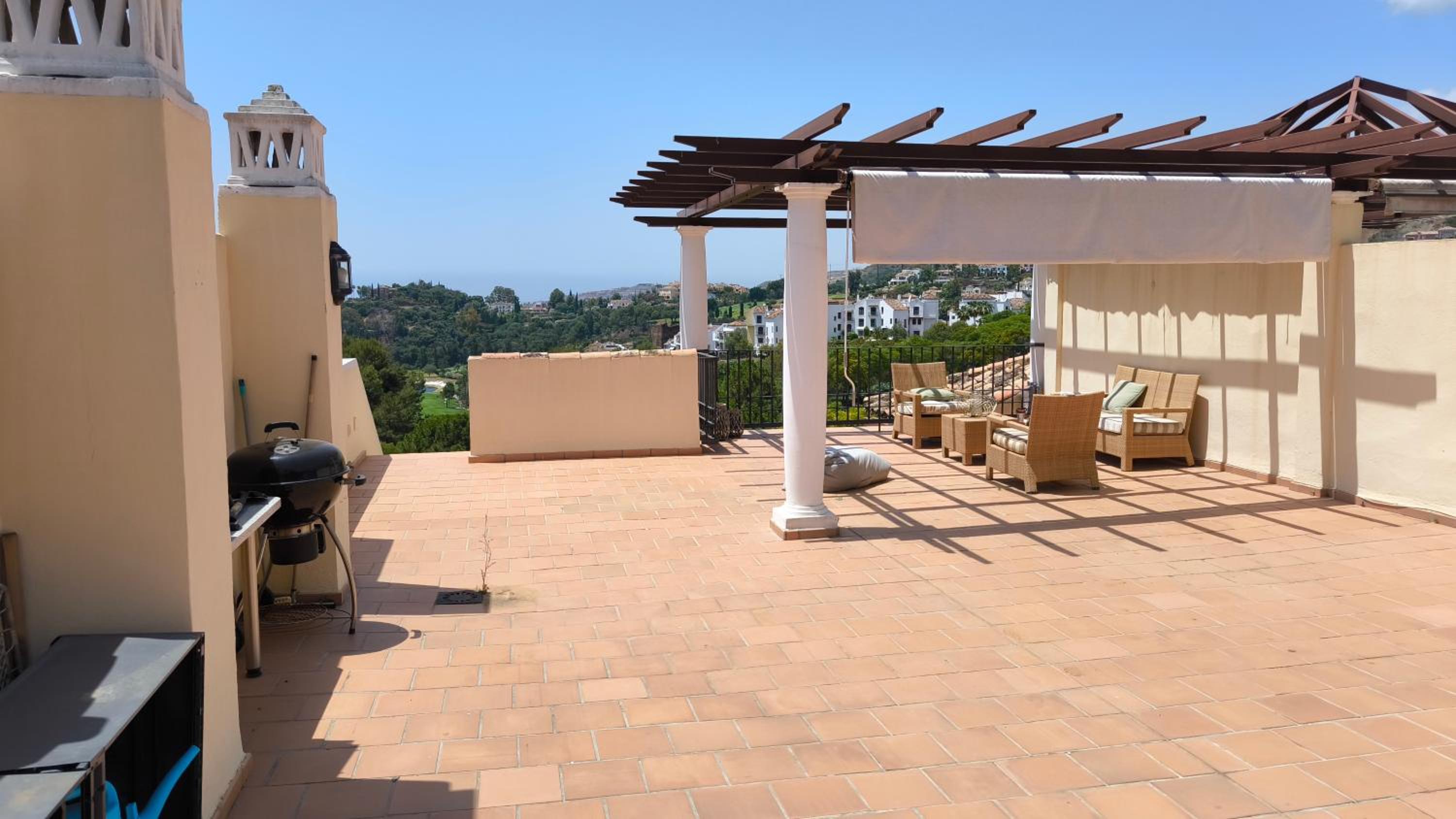 Las Jacarandas Penthouse with Stunning Views & Private Rooftop