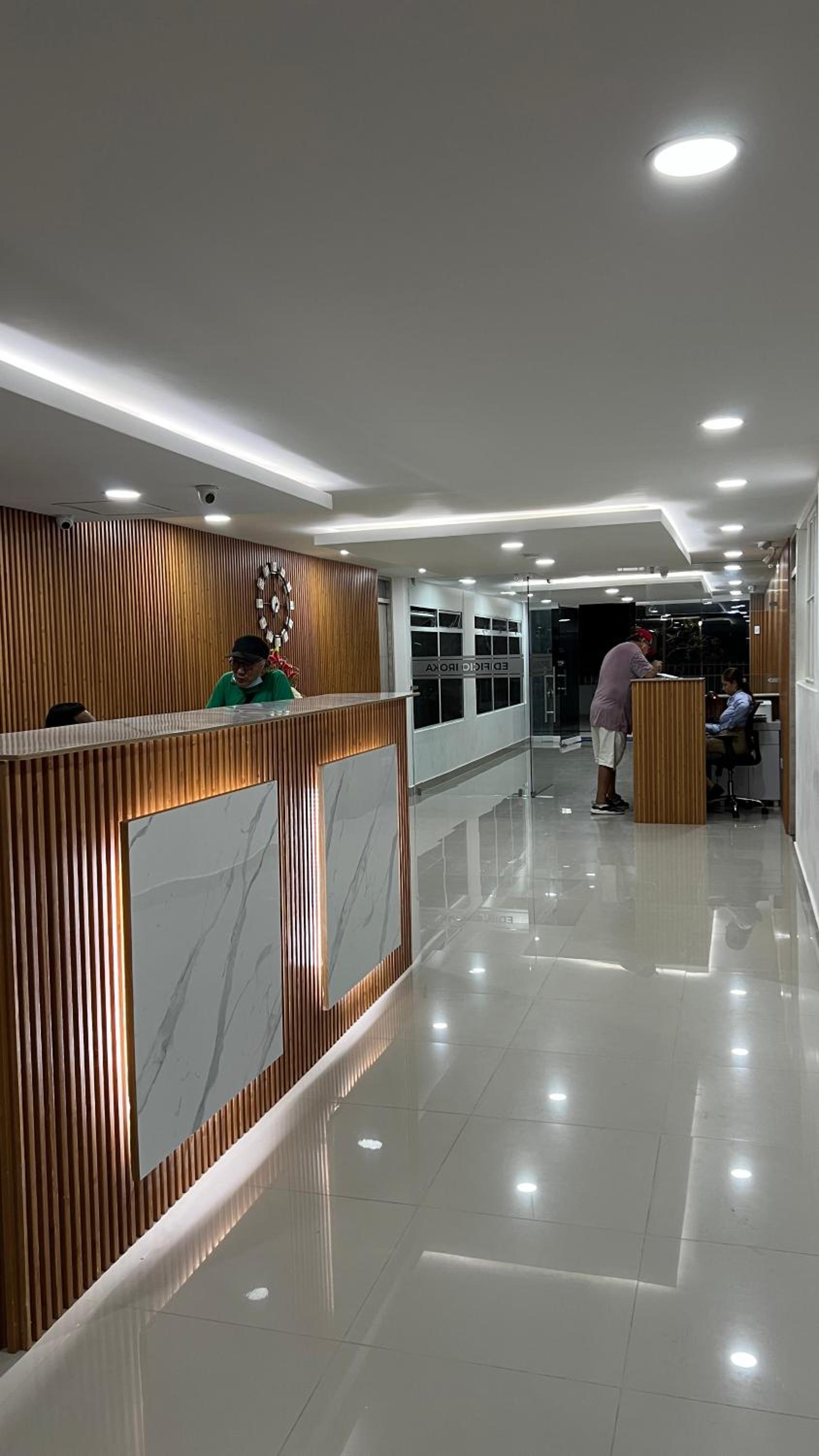 Apartamento edificio Iroka en el Rodadero Frente Al Mar con cocina full equipada