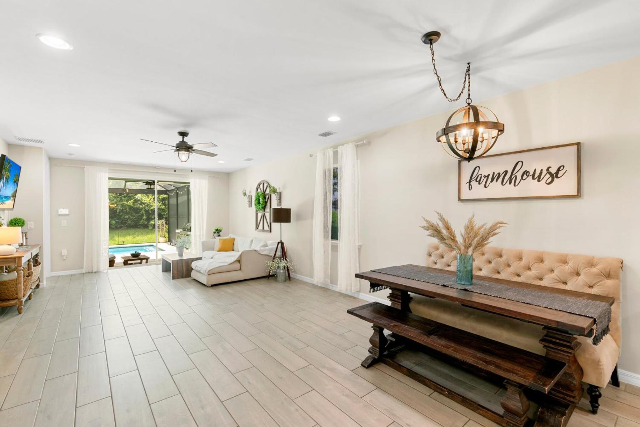 Pool House Villa in Naples Reserve view 4