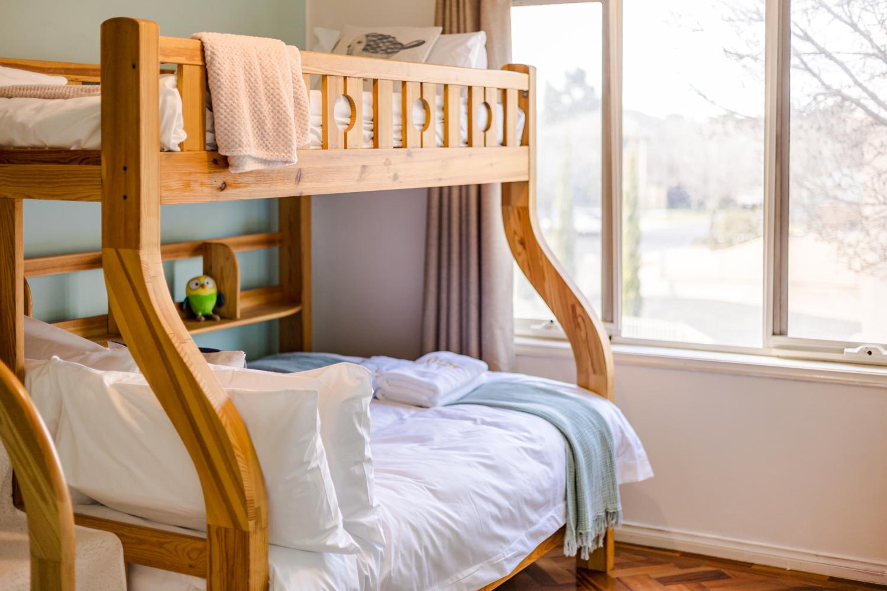 StayAU Family Home Comfort in Caroline Springs