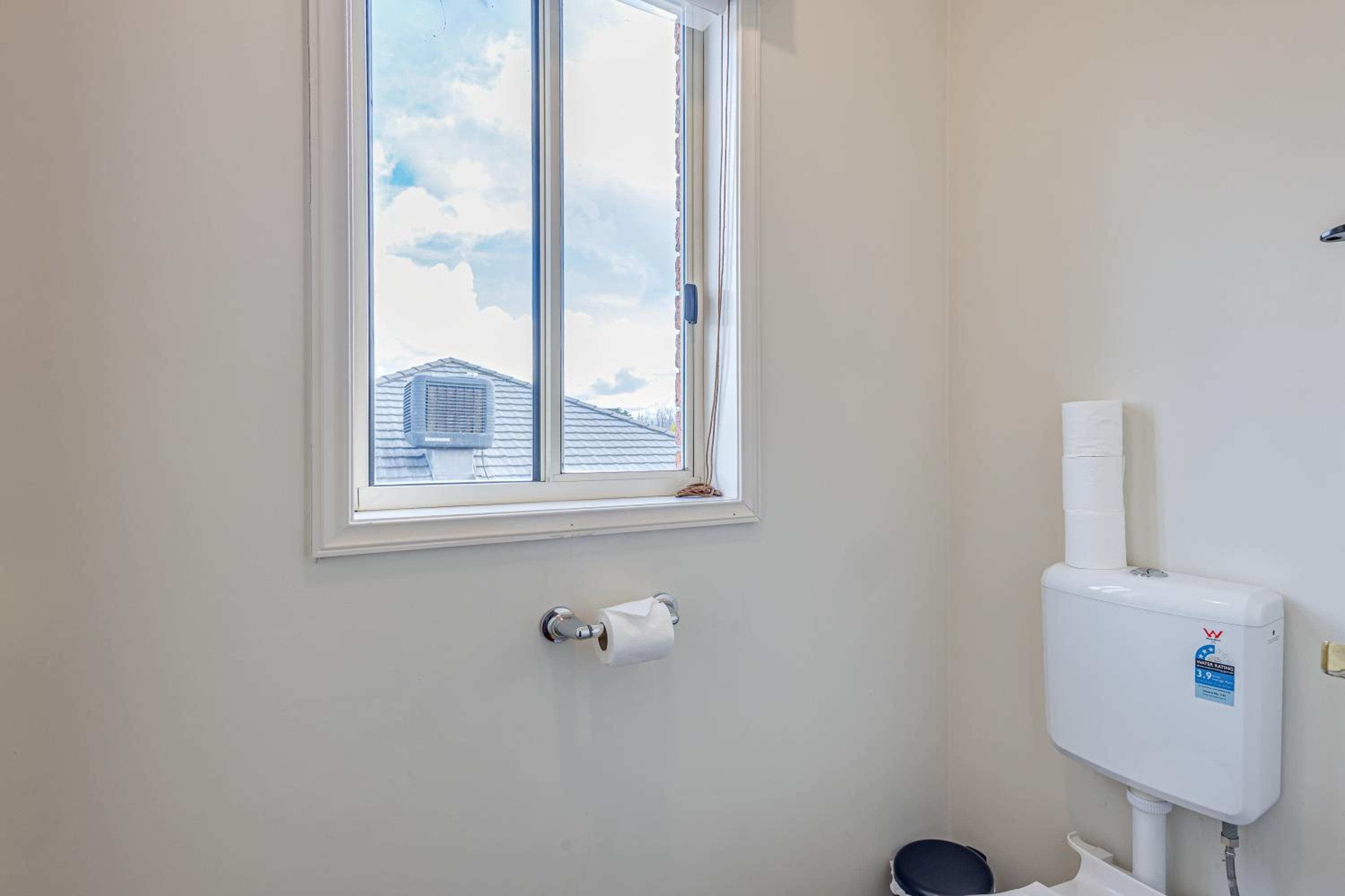 StayAU Family Home Comfort in Caroline Springs