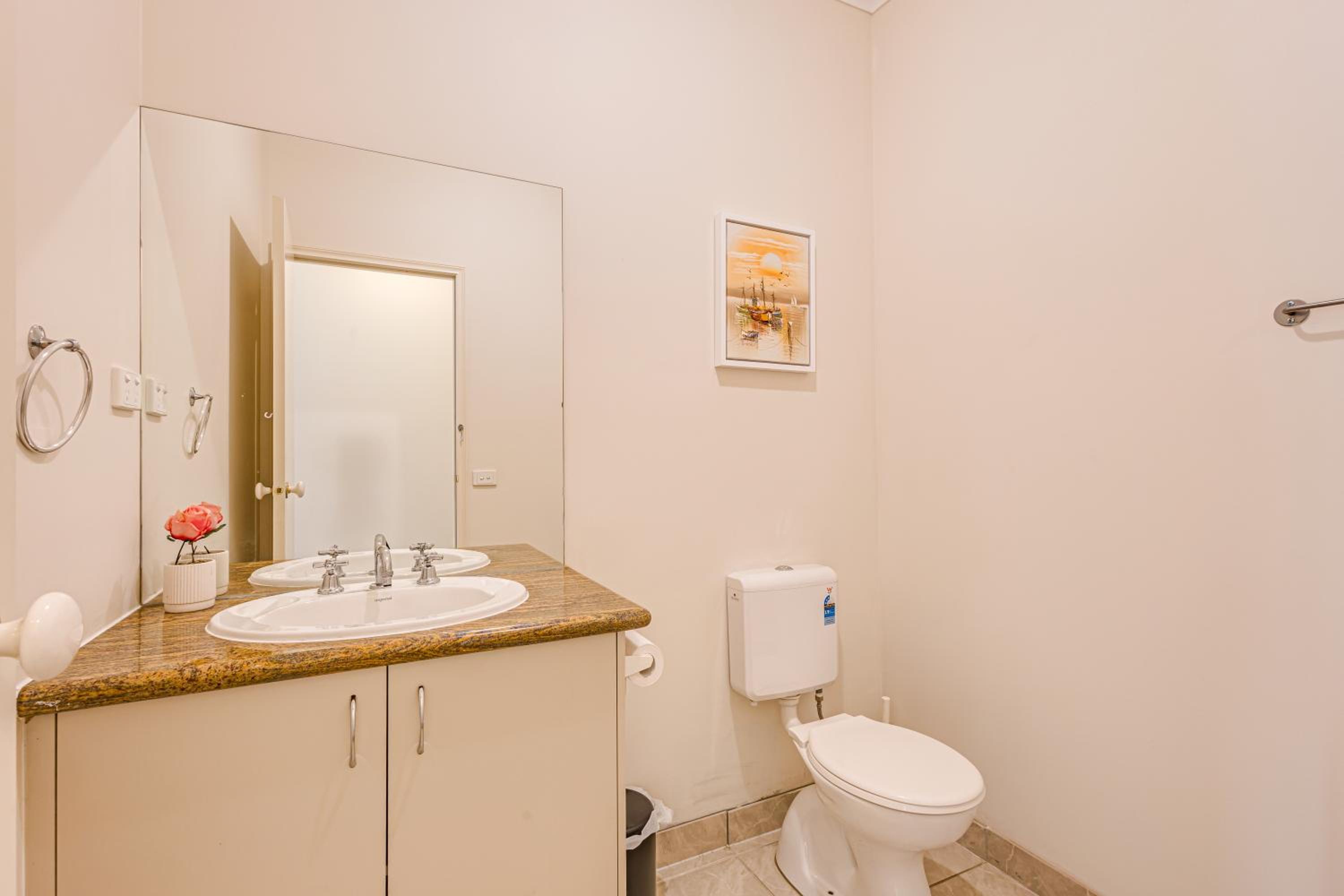 StayAU Family Home Comfort in Caroline Springs
