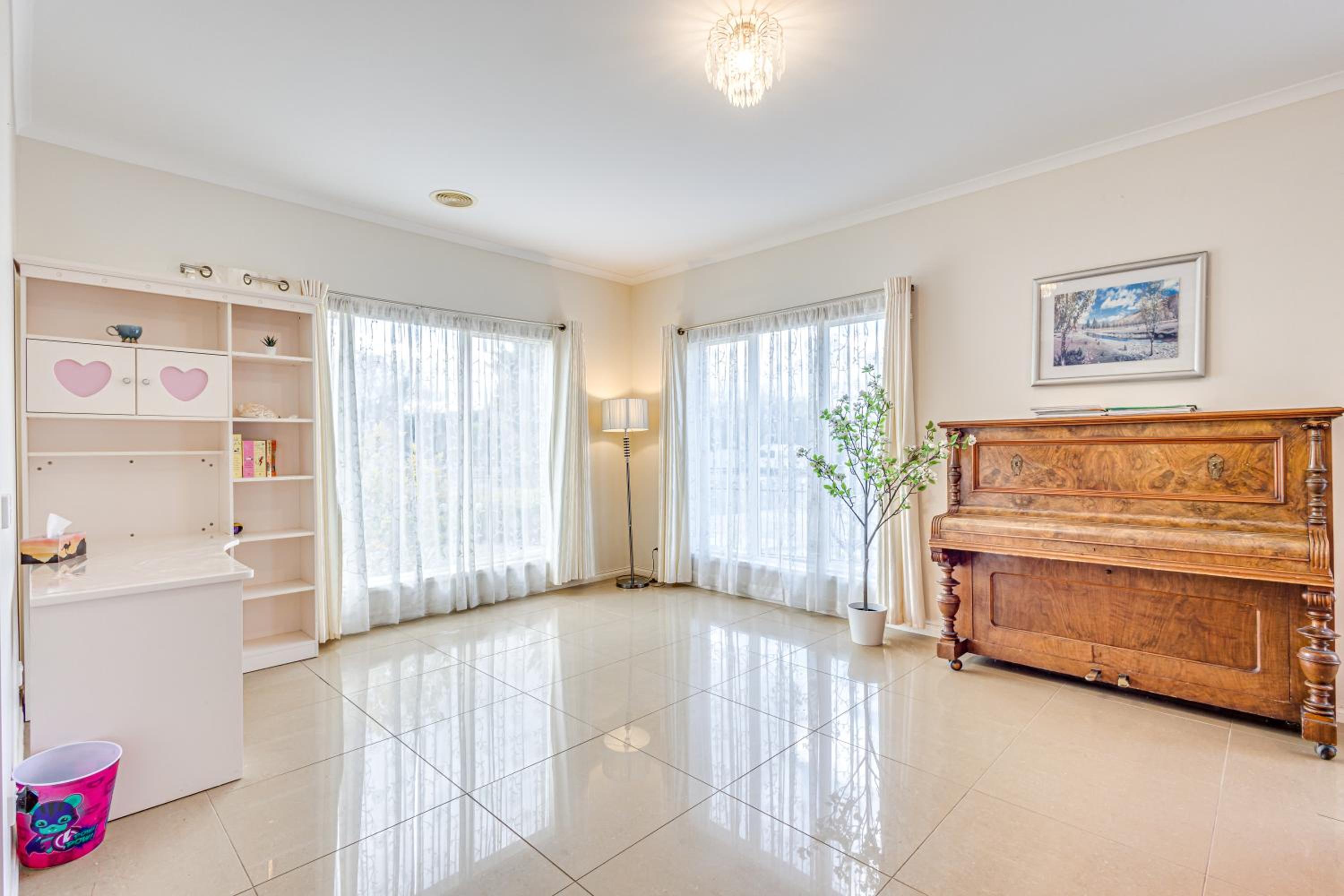 StayAU Family Home Comfort in Caroline Springs