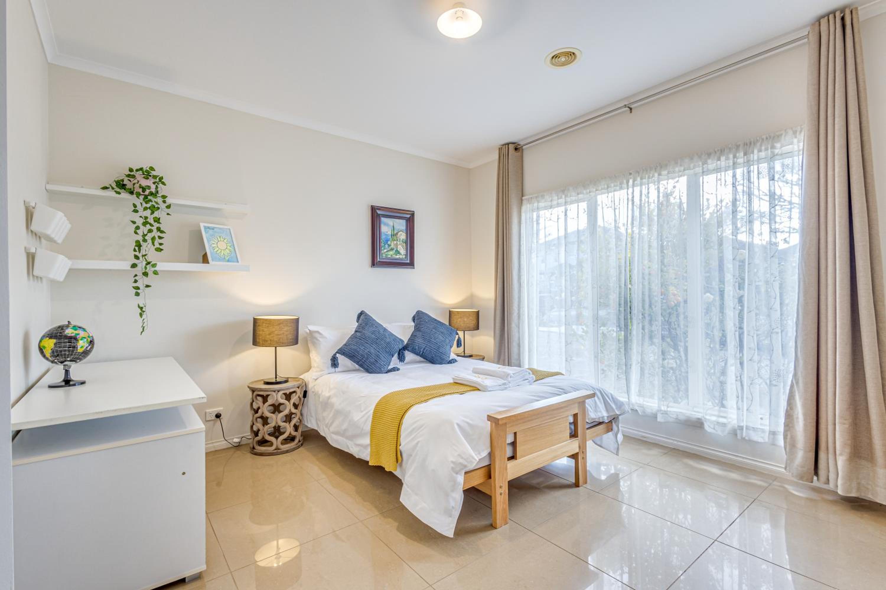 StayAU Family Home Comfort in Caroline Springs