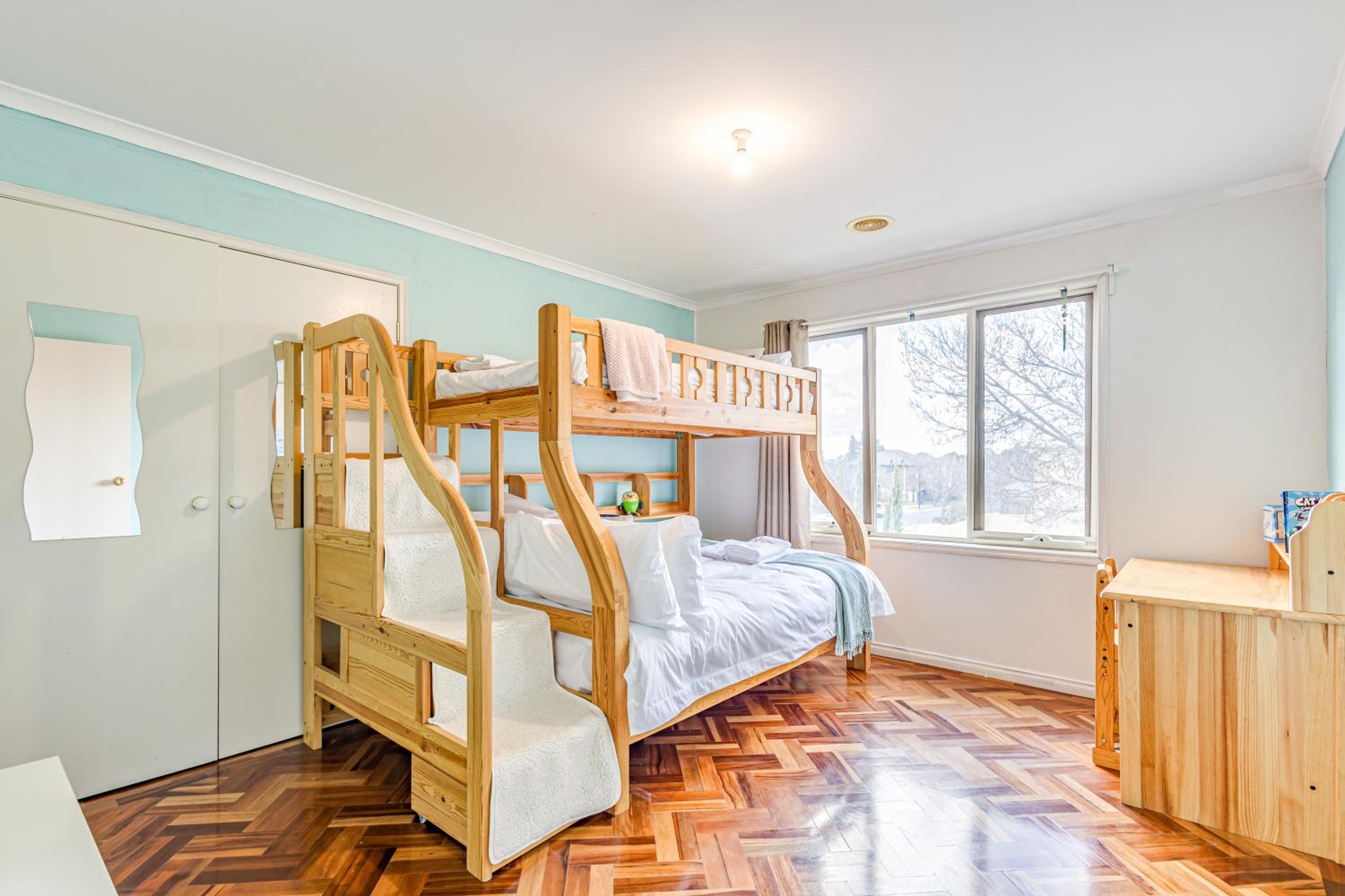 StayAU Family Home Comfort in Caroline Springs