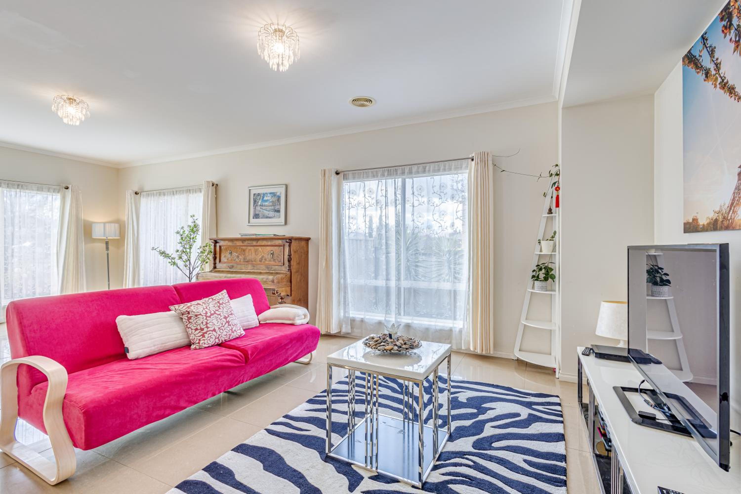 StayAU Family Home Comfort in Caroline Springs