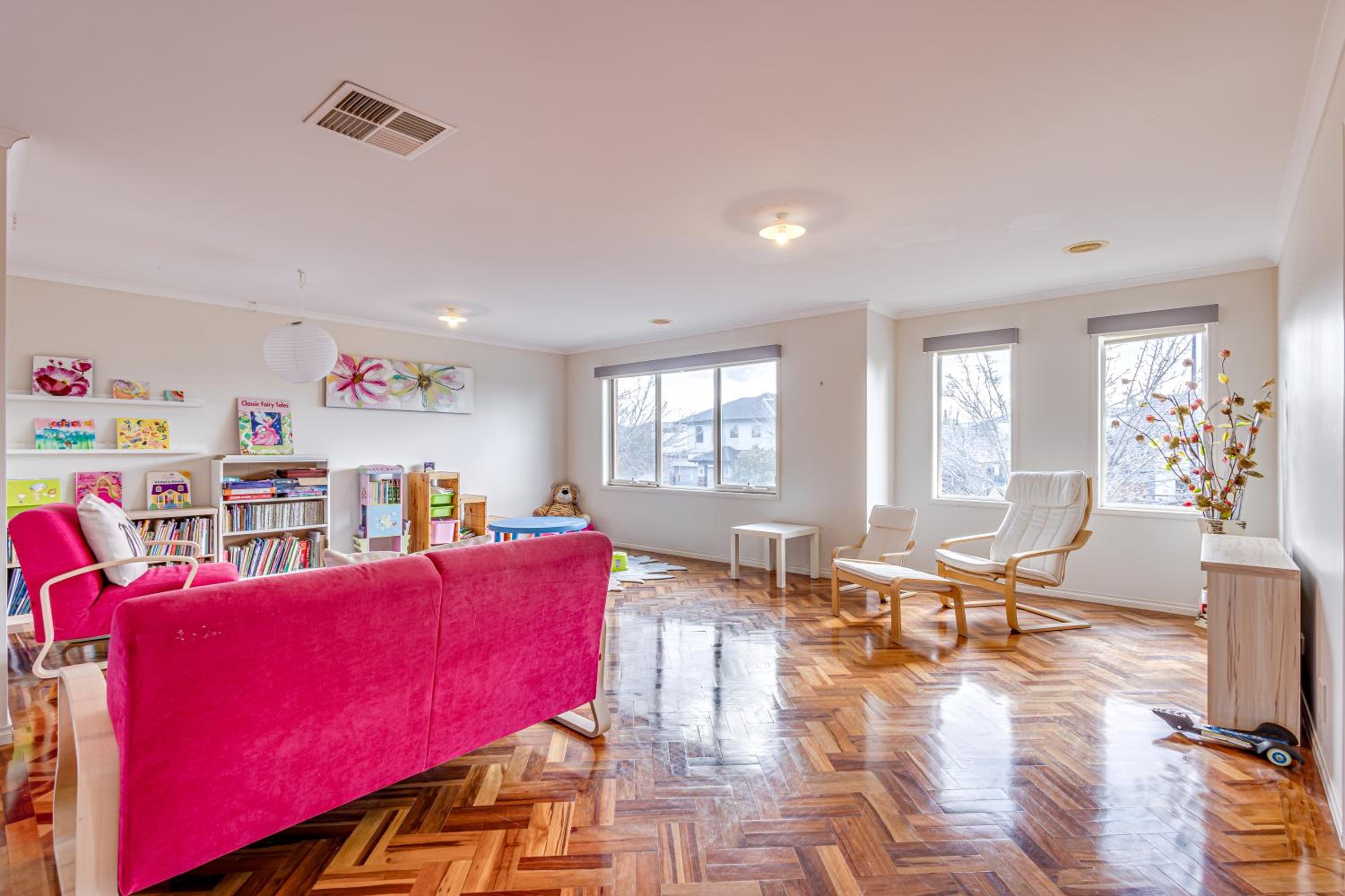 StayAU Family Home Comfort in Caroline Springs