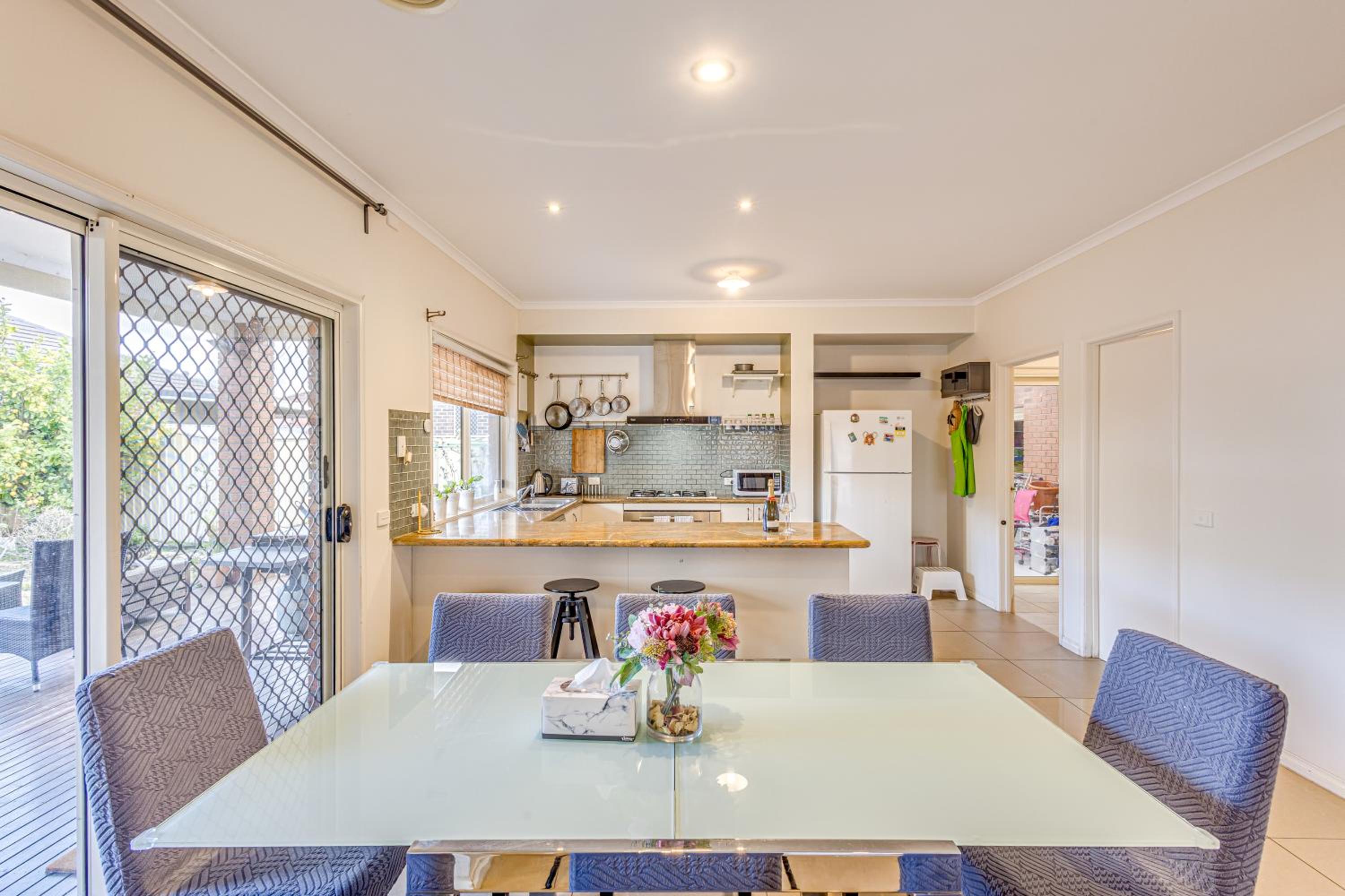 StayAU Family Home Comfort in Caroline Springs