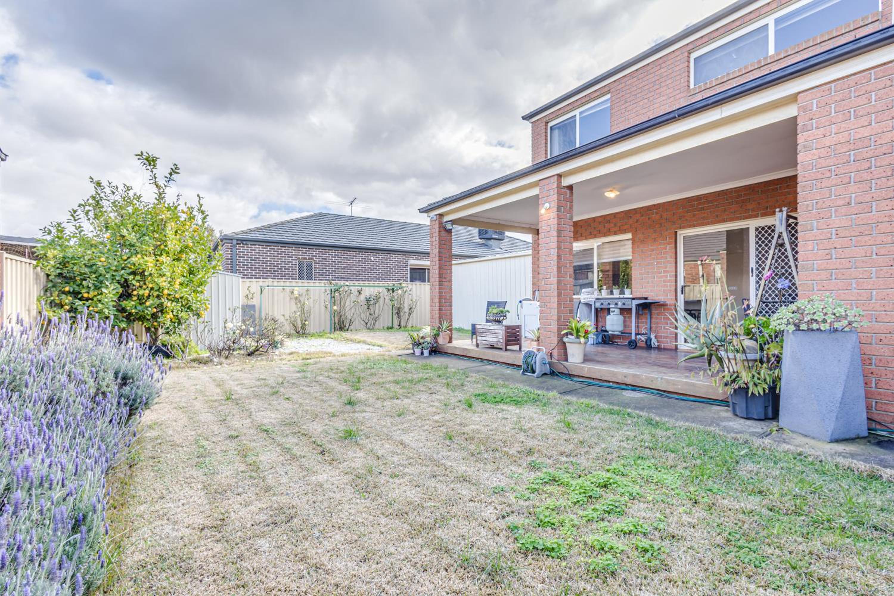 StayAU Family Home Comfort in Caroline Springs